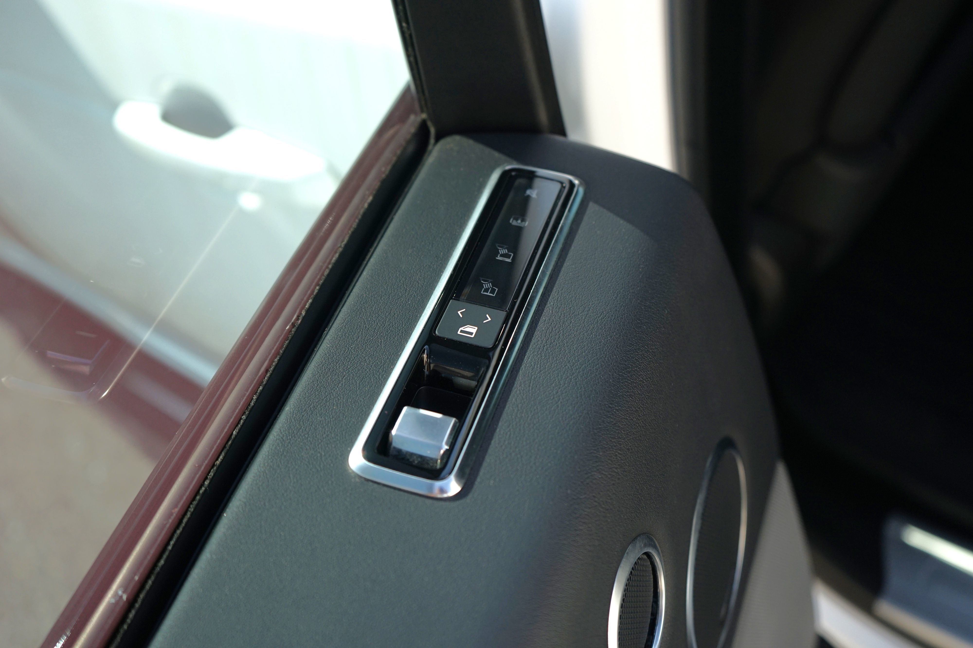 Photo 39 of this Land Rover Range Rover