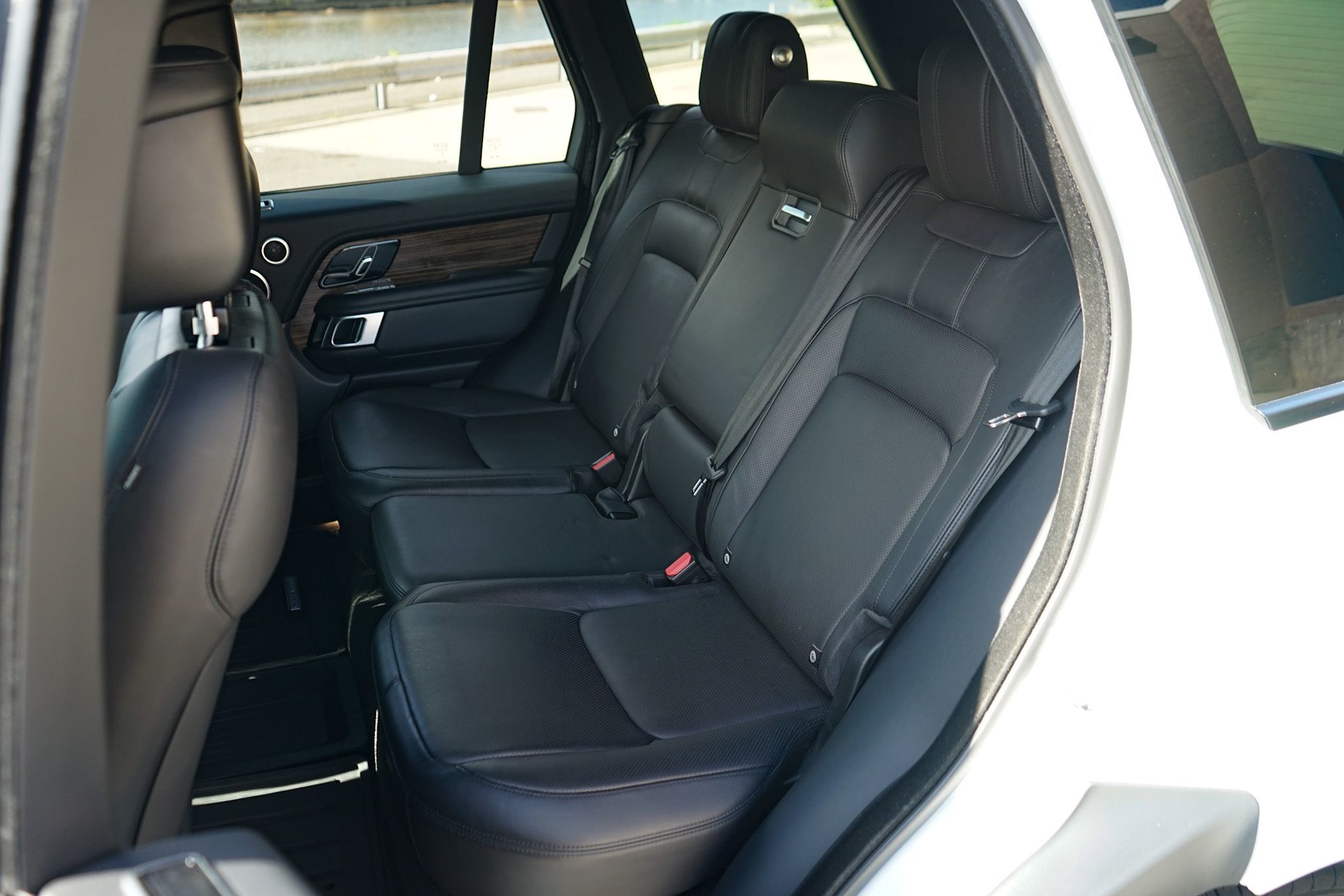 Photo 42 of this Land Rover Range Rover