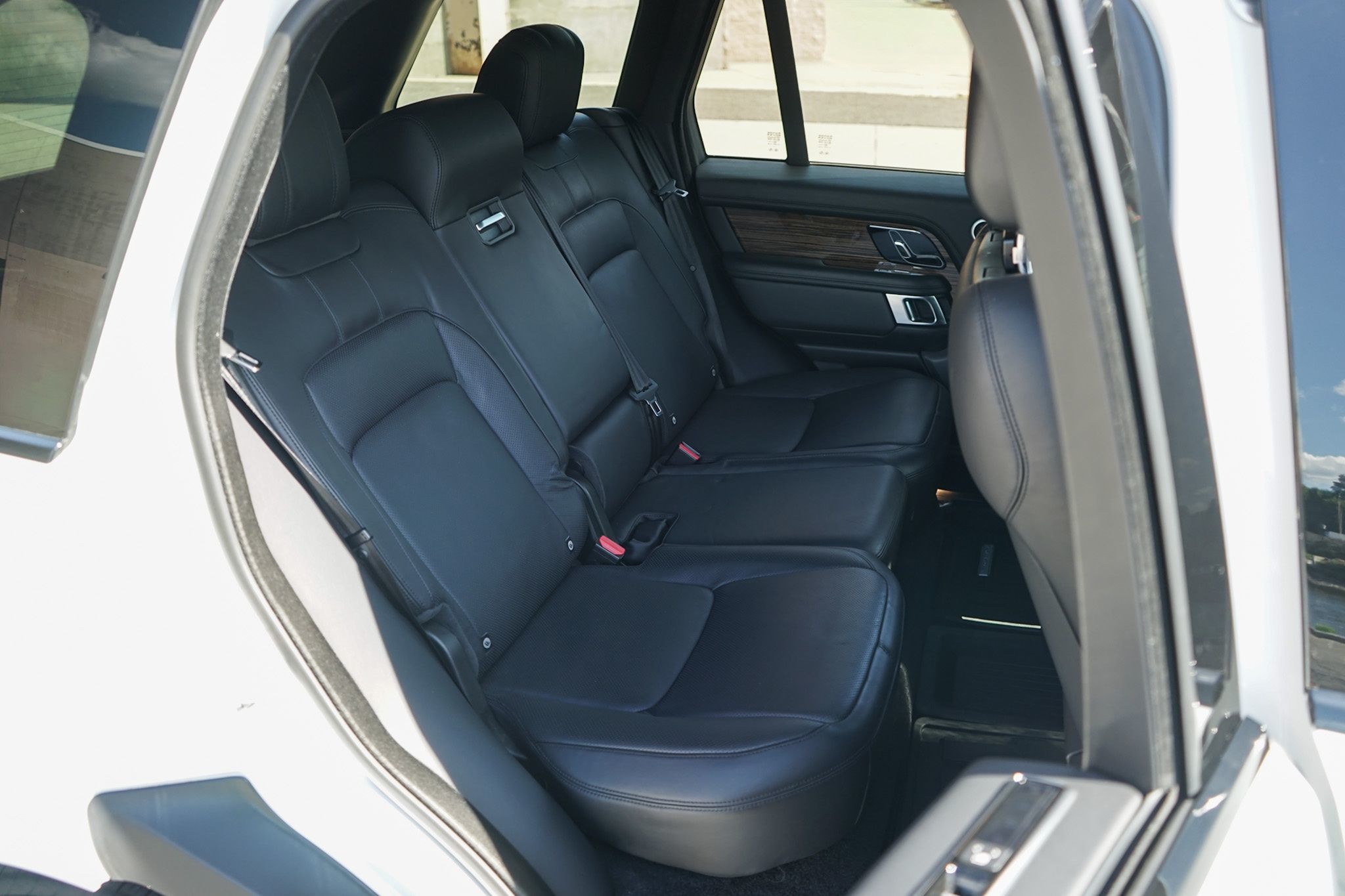 Photo 43 of this Land Rover Range Rover