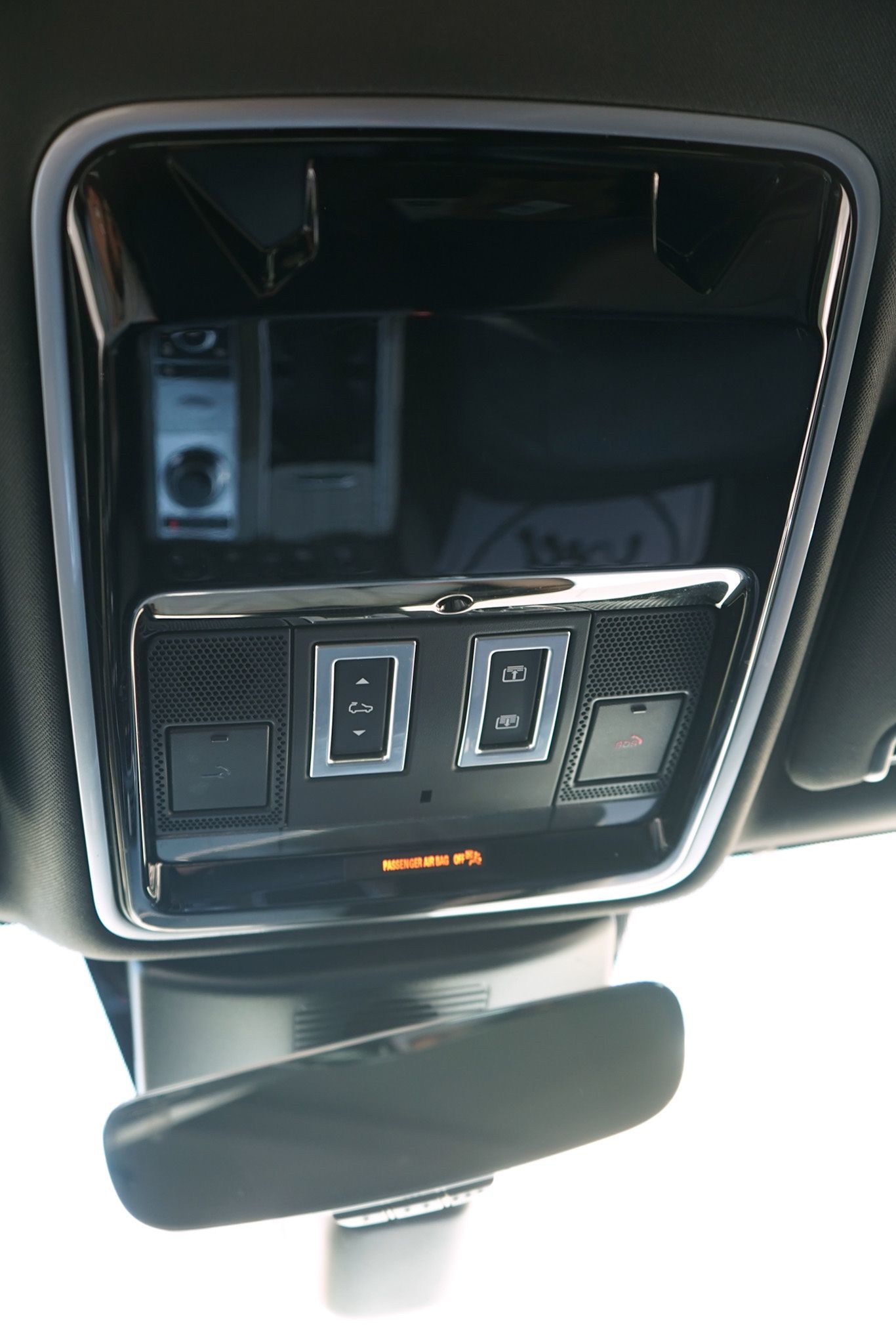 Photo 22 of this Land Rover Range Rover