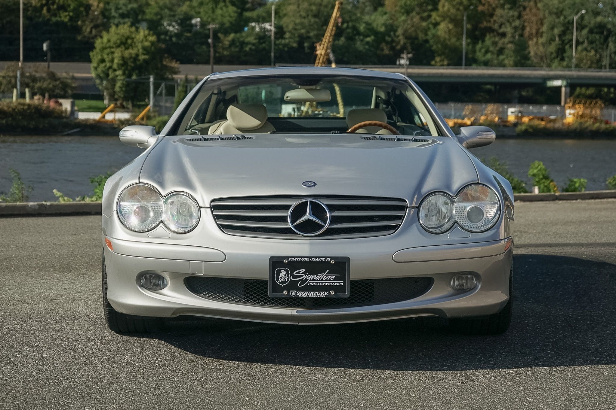 Photo 11 of this Mercedes-Benz SL500