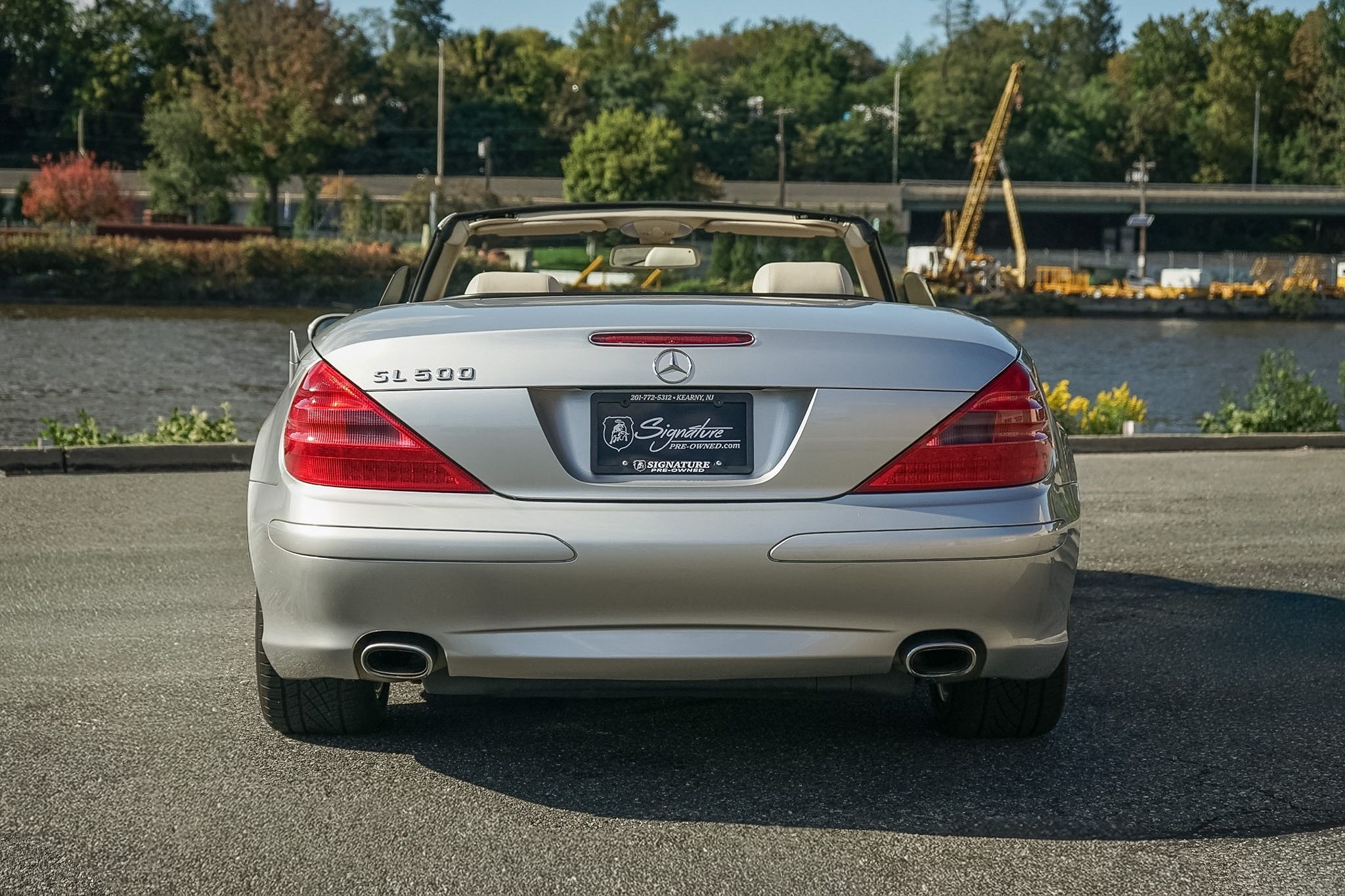 Photo 26 of this Mercedes-Benz SL500