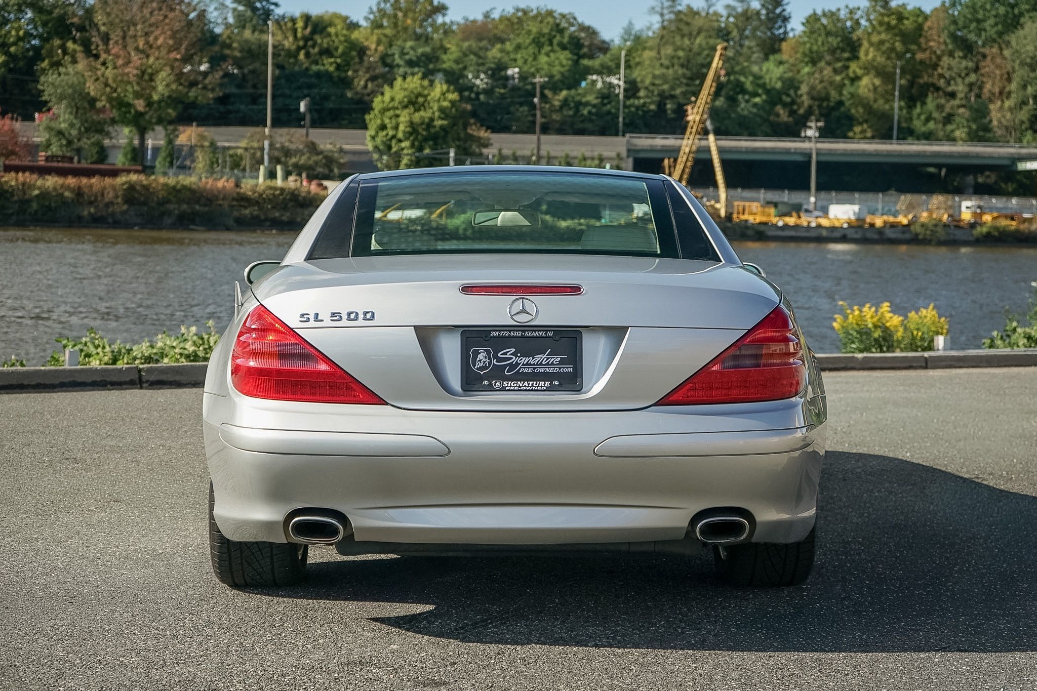 Photo 30 of this Mercedes-Benz SL500