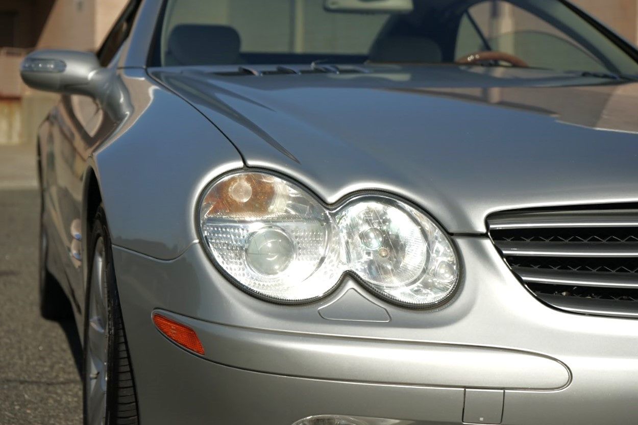 Photo 10 of this Mercedes-Benz SL500