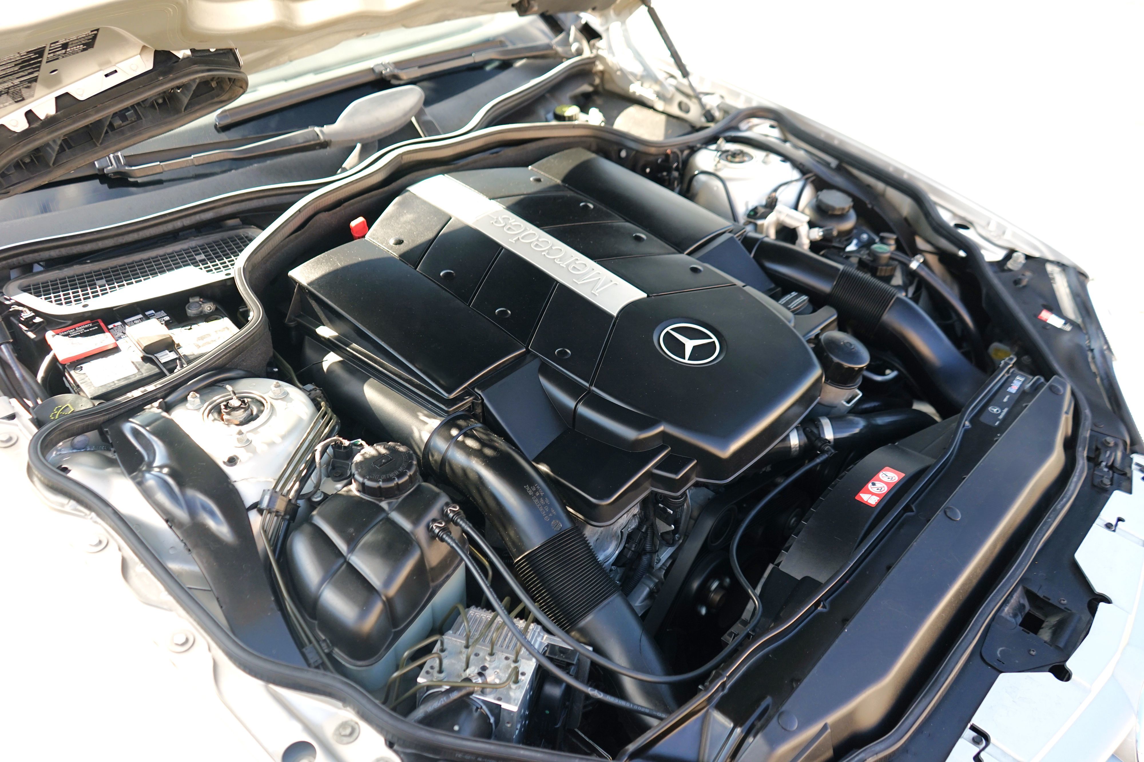 Photo 32 of this Mercedes-Benz SL500