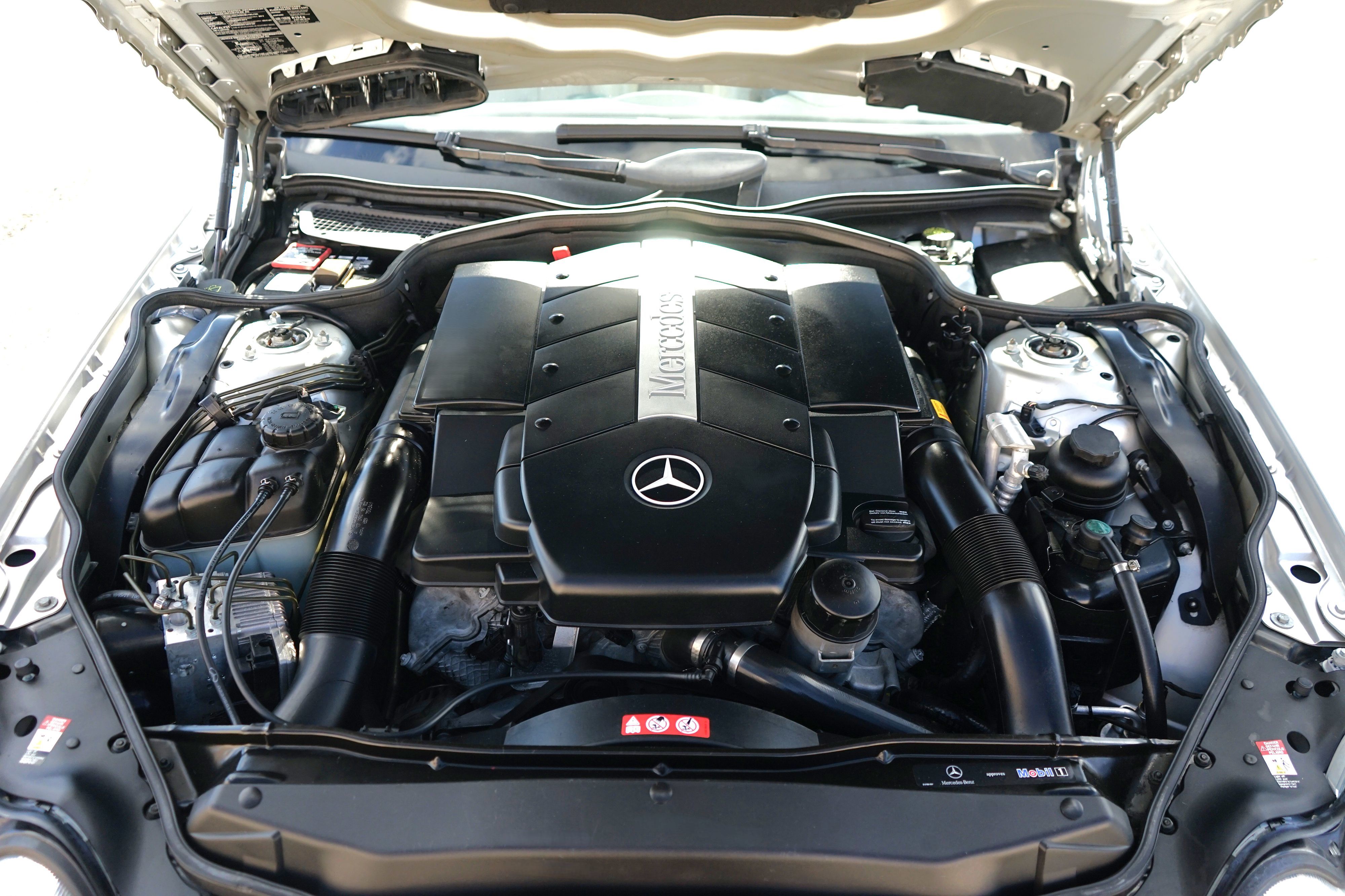 Photo 33 of this Mercedes-Benz SL500