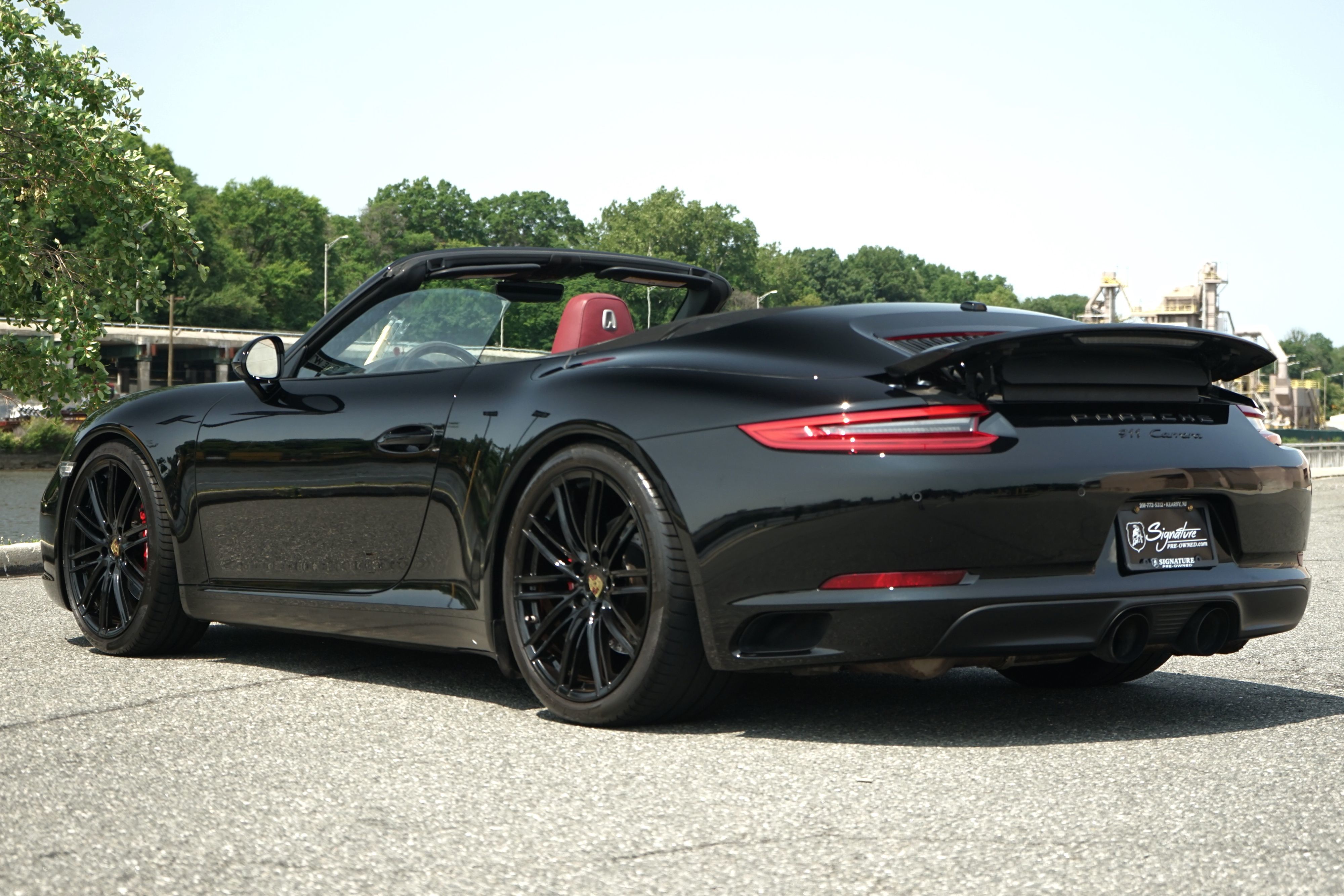 Photo 5 of this Porsche 911