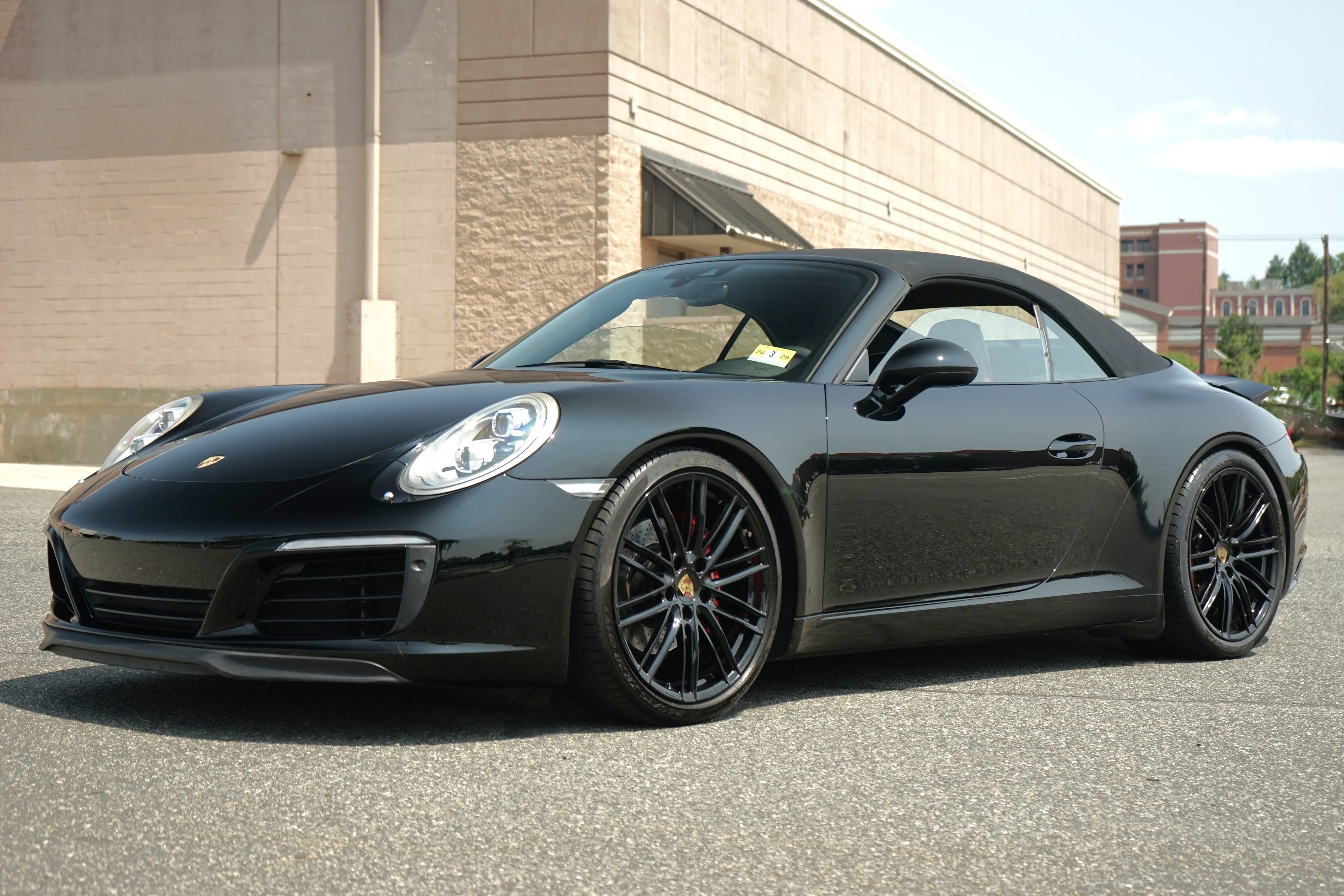 Photo 3 of this Porsche 911