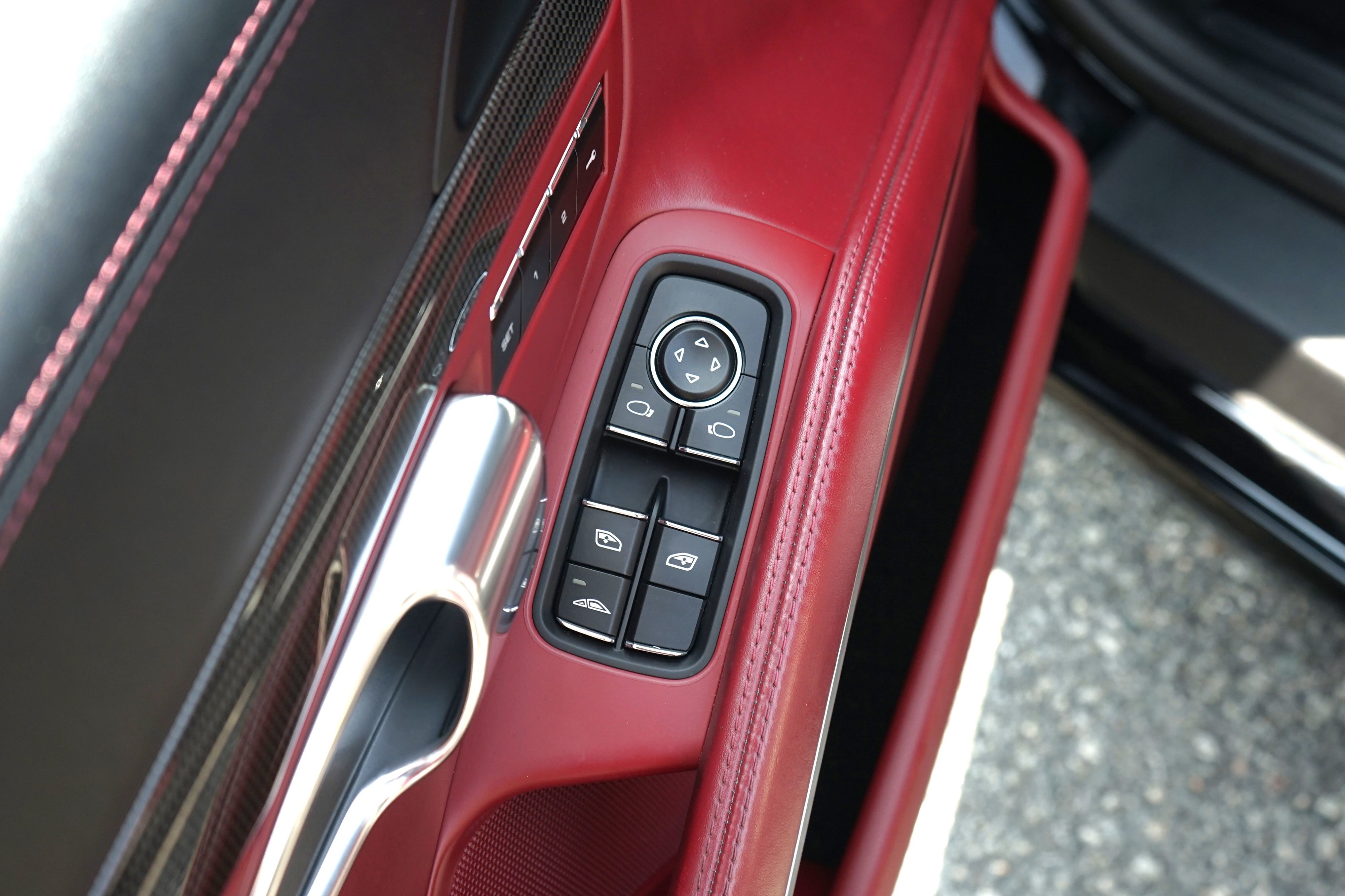 Photo 18 of this Porsche 911