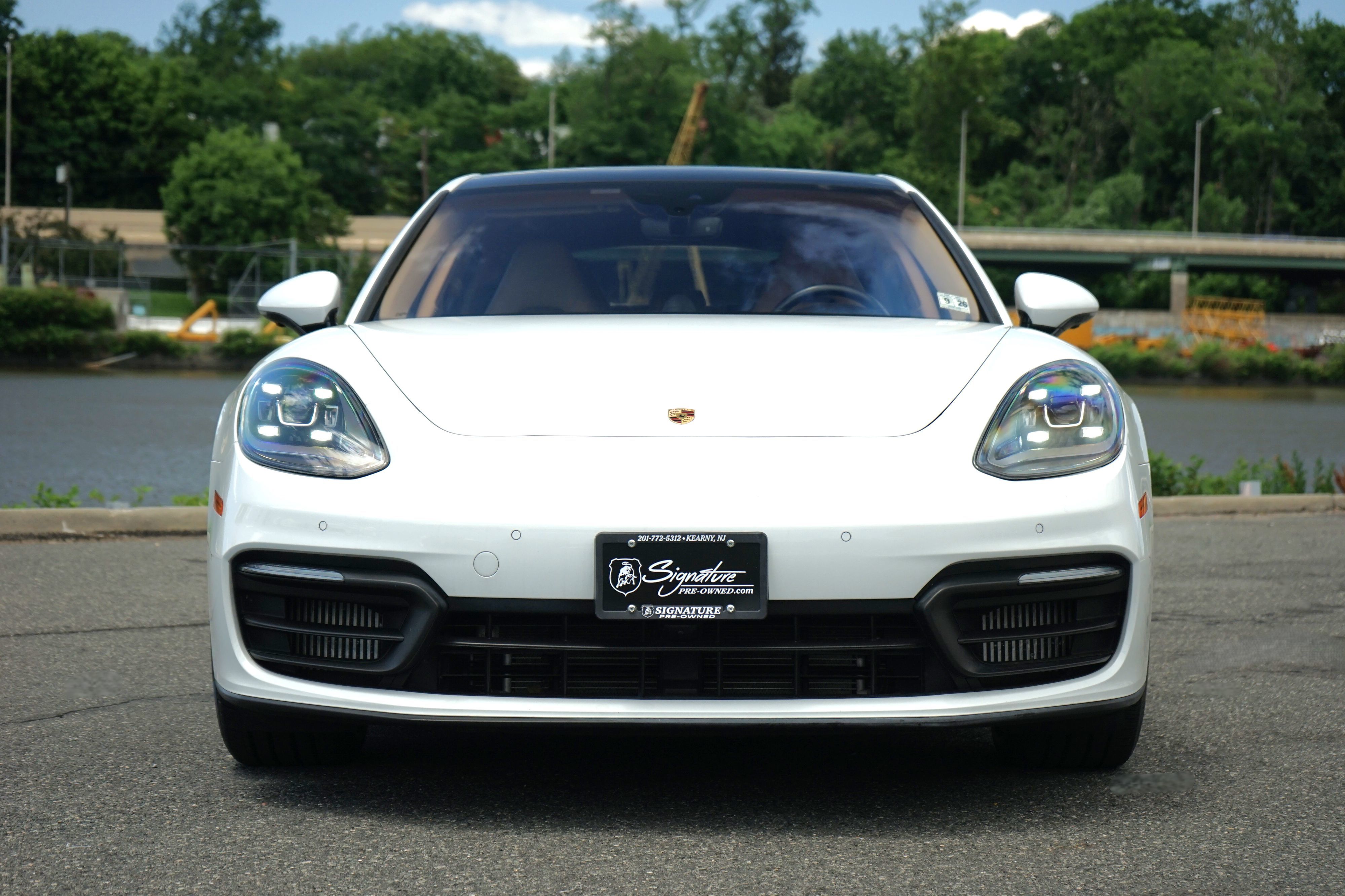 Photo 7 of this Porsche Panamera