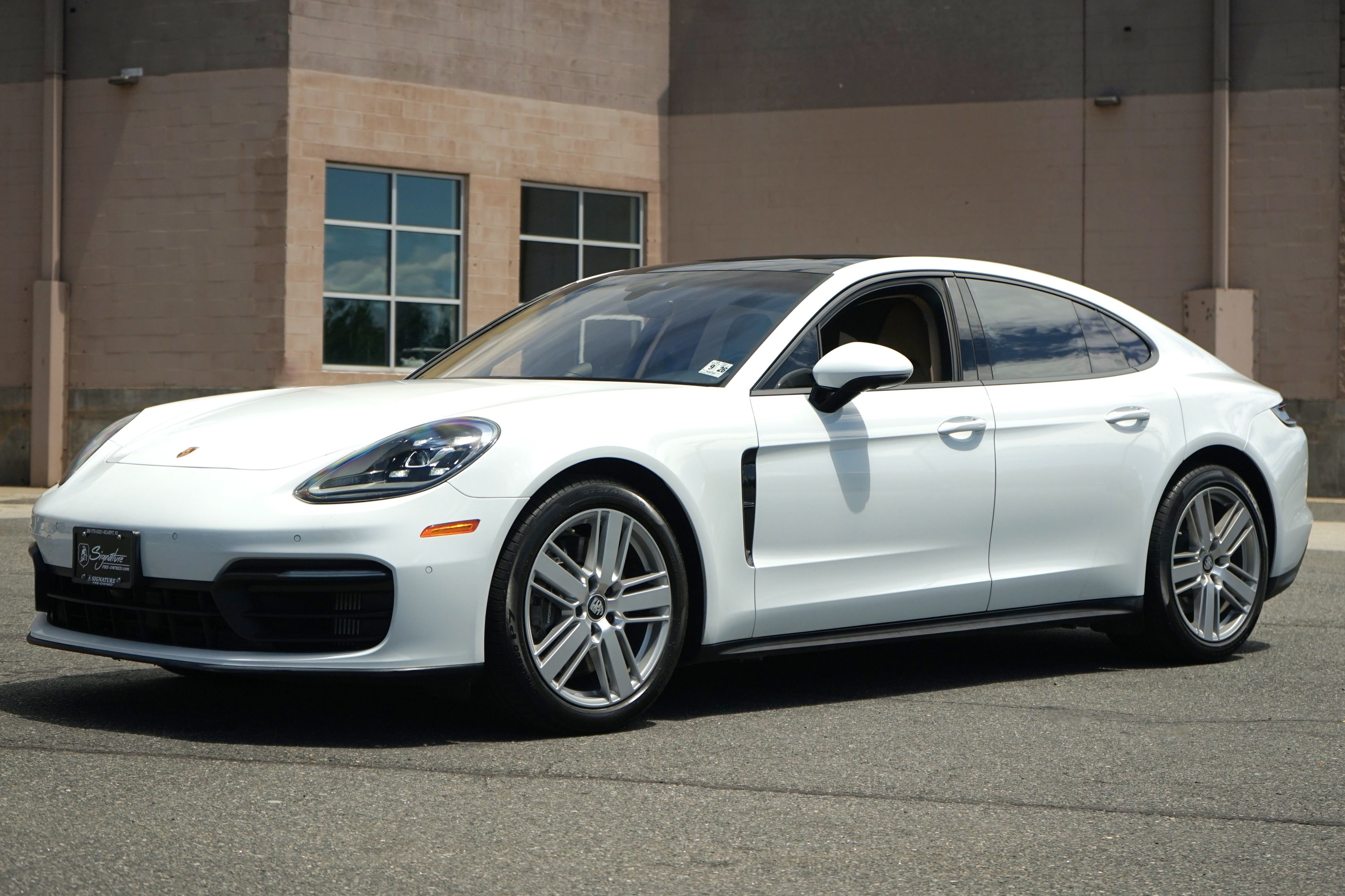 Photo 2 of this Porsche Panamera