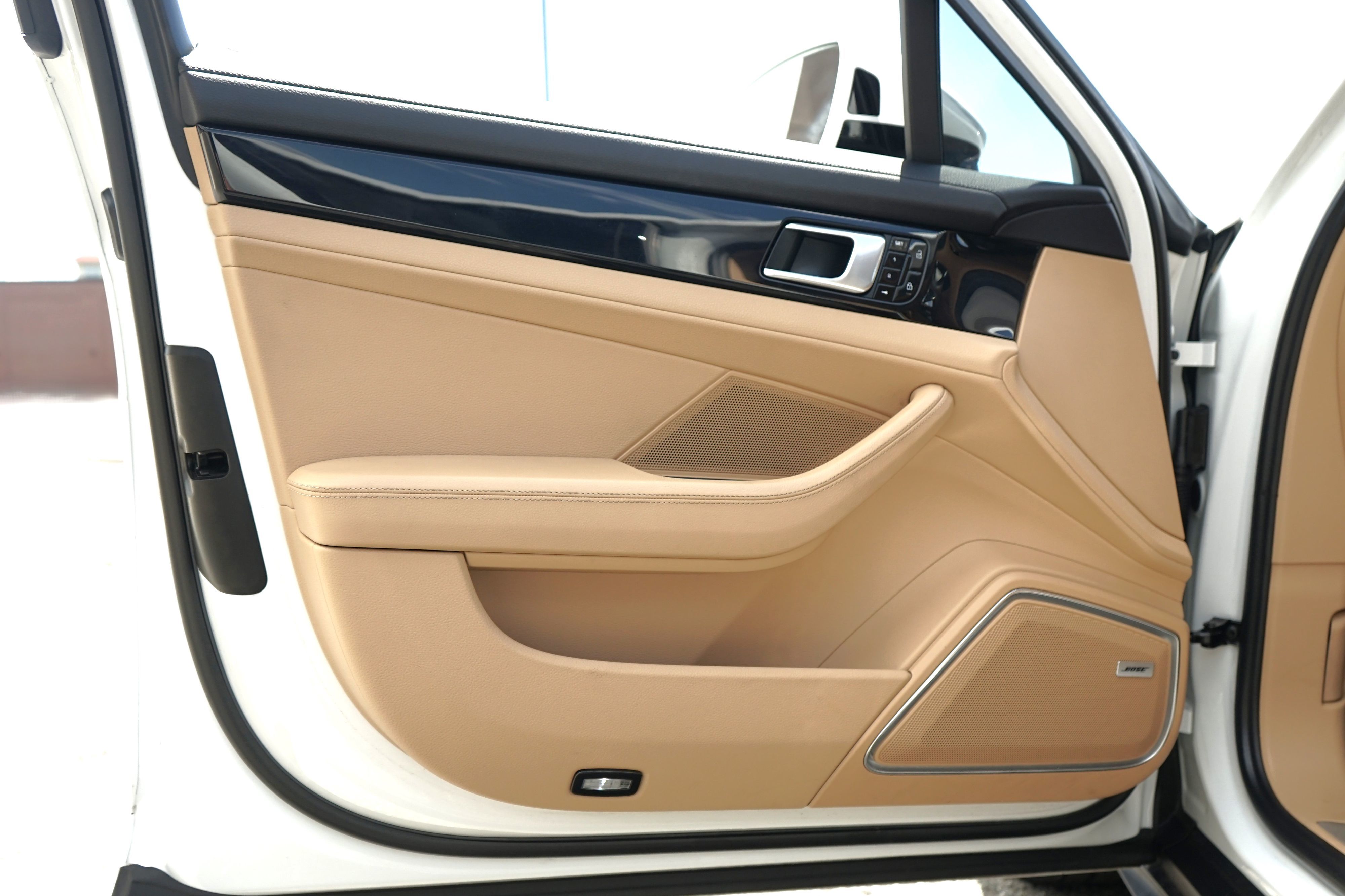 Photo 10 of this Porsche Panamera