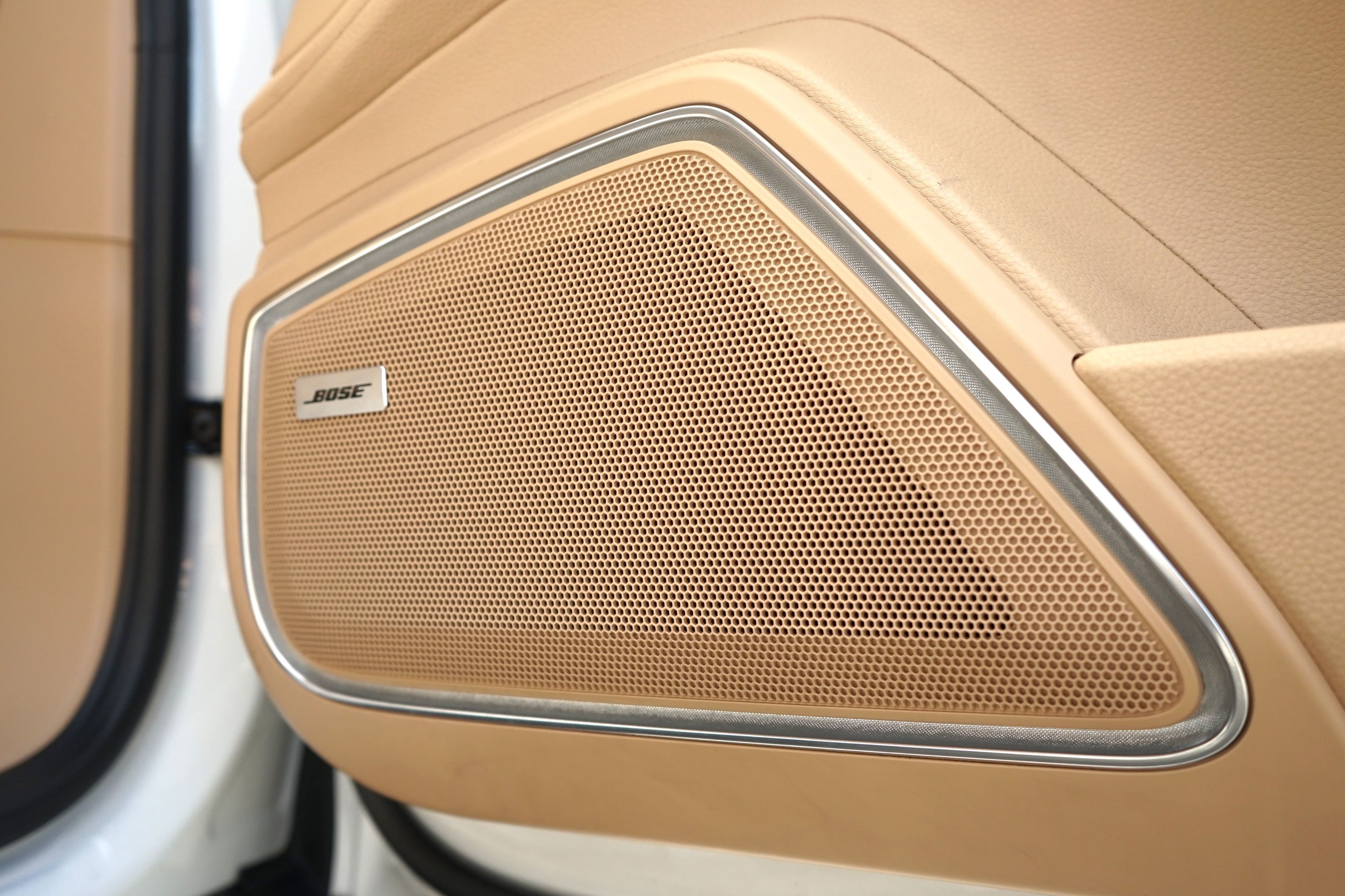 Photo 30 of this Porsche Panamera