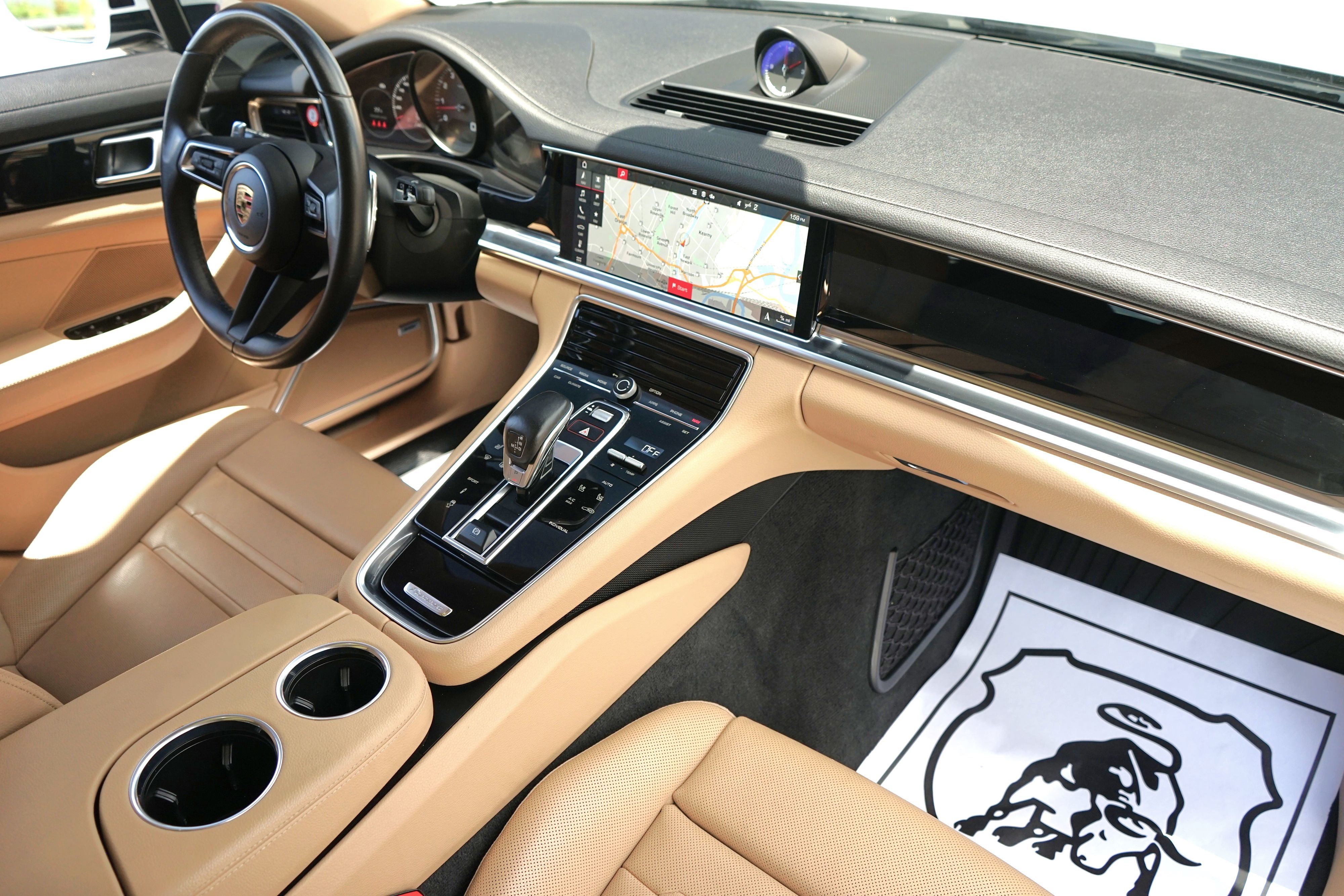 Photo 28 of this Porsche Panamera