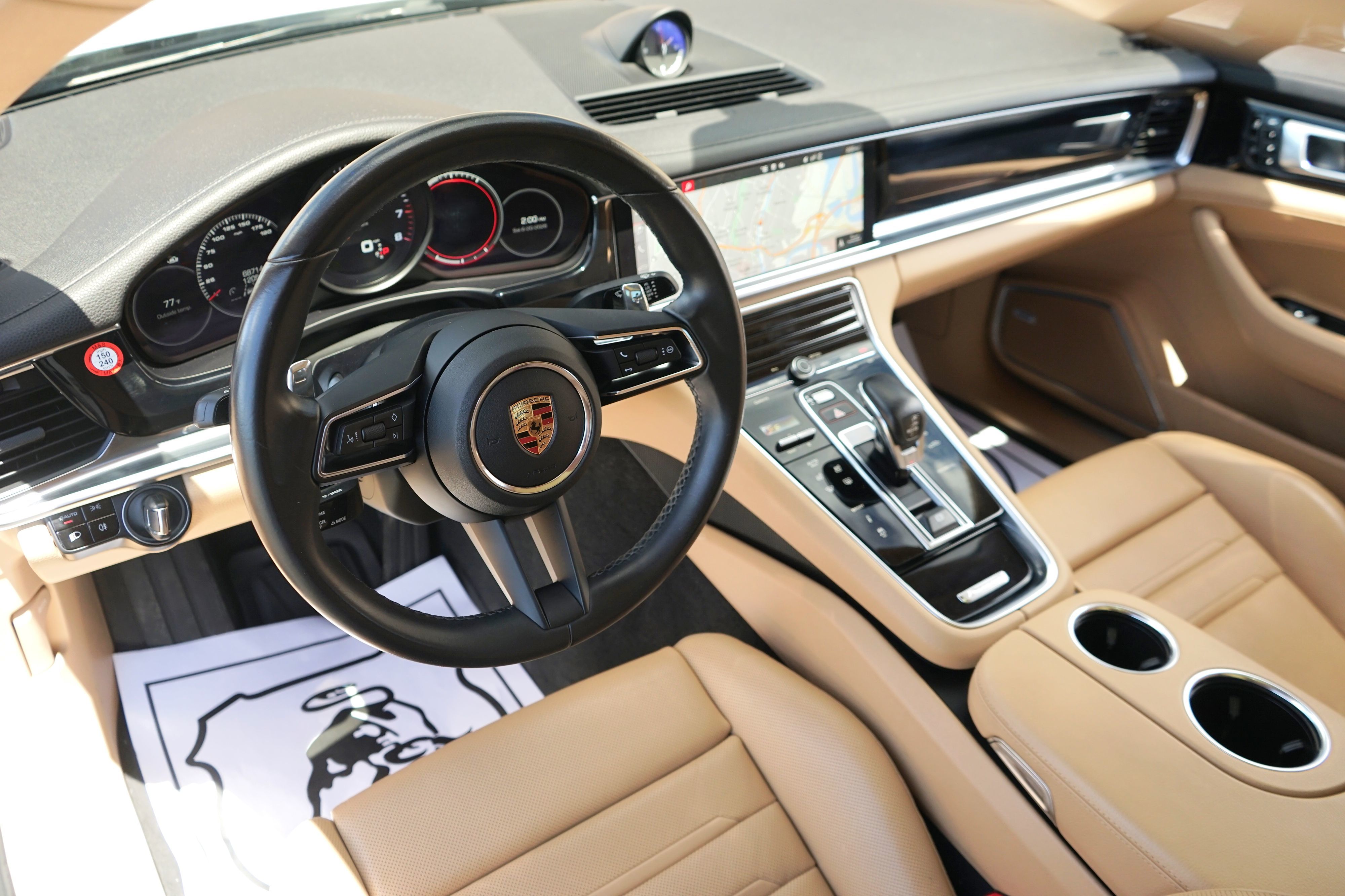 Photo 15 of this Porsche Panamera