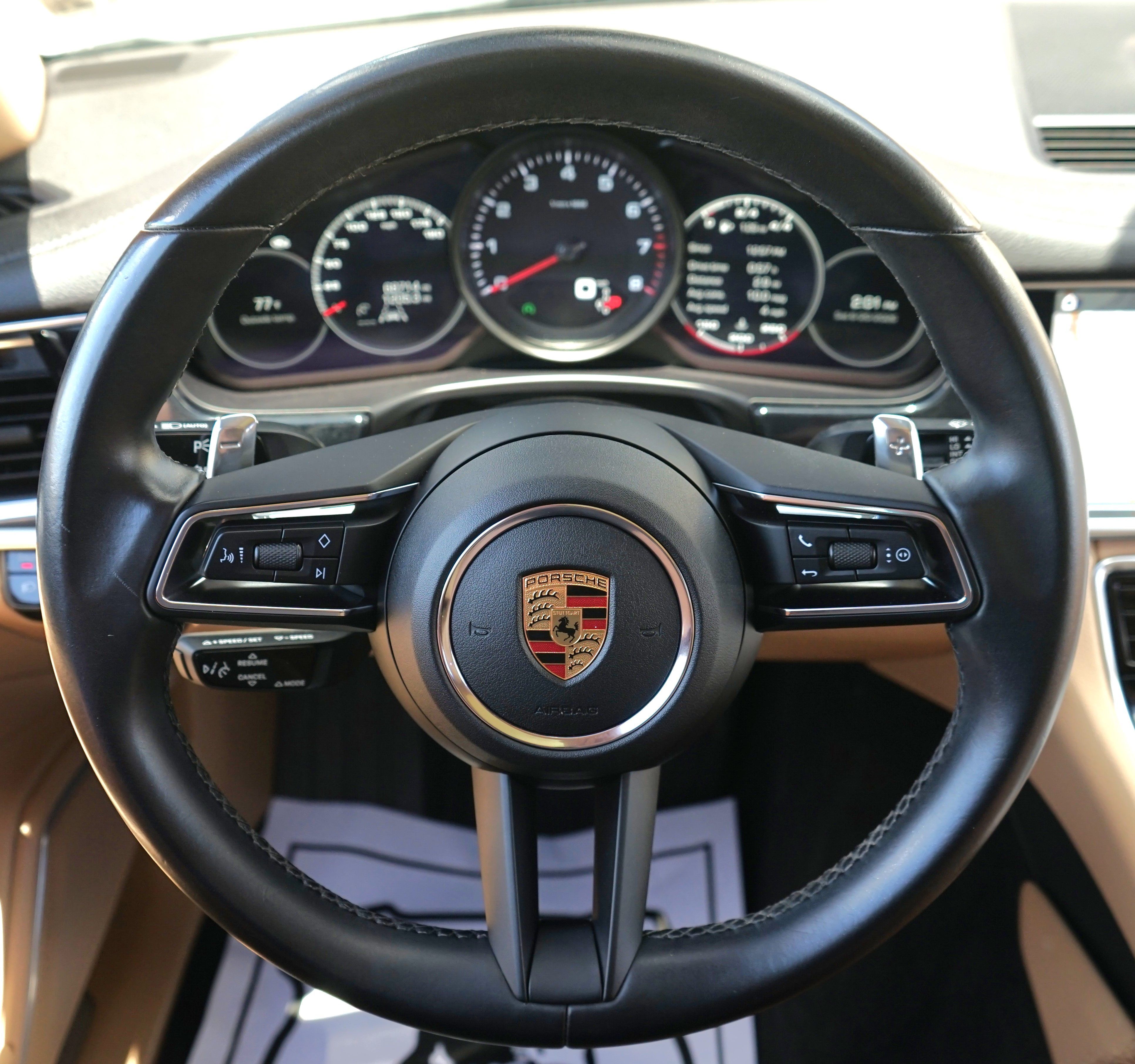 Photo 17 of this Porsche Panamera