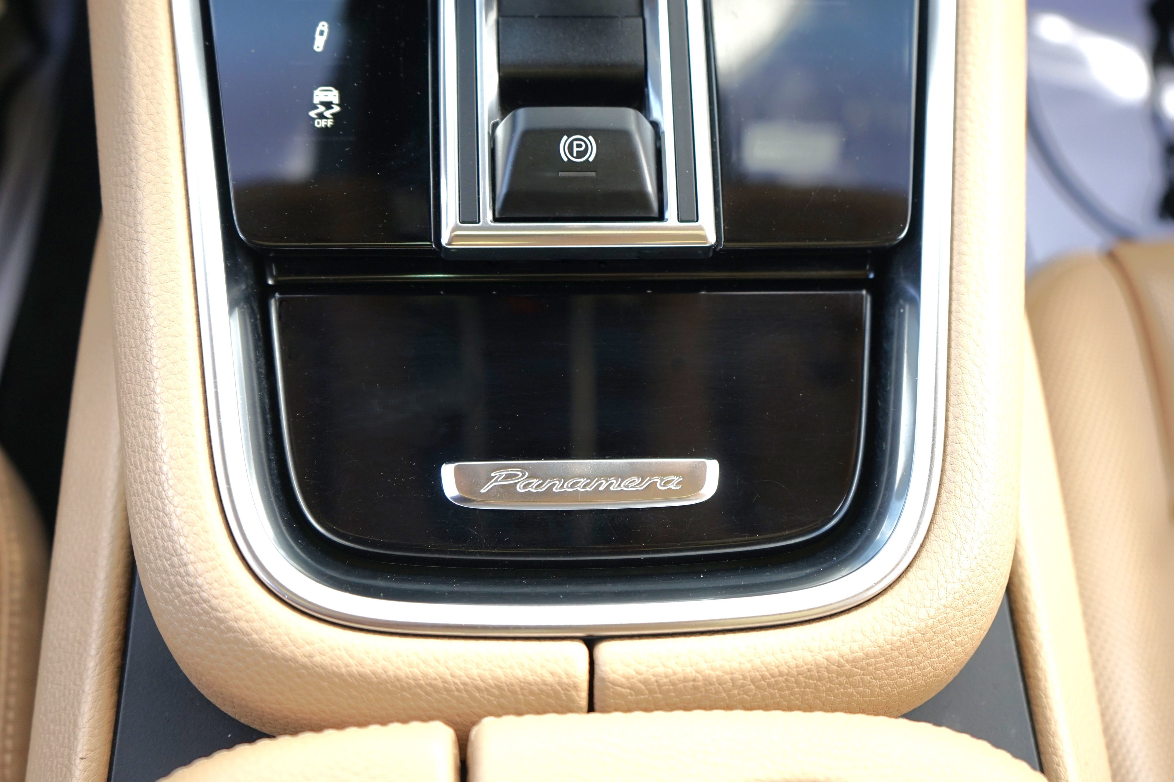 Photo 25 of this Porsche Panamera