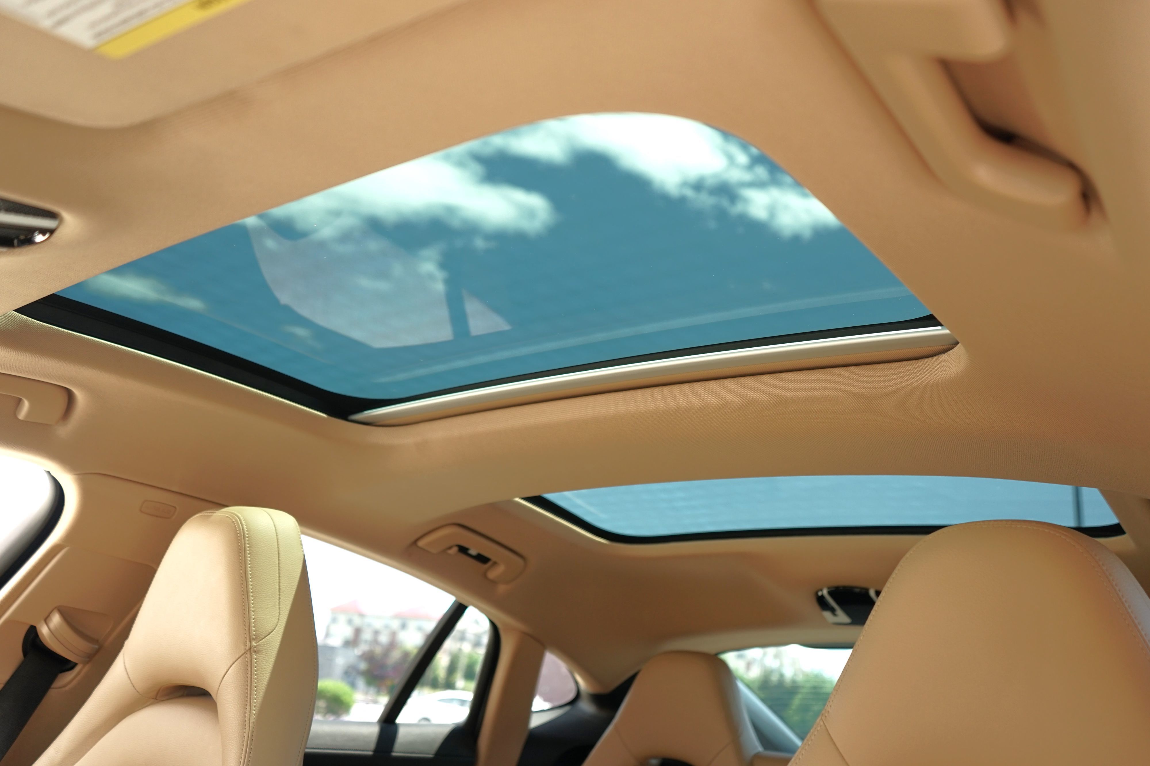 Photo 21 of this Porsche Panamera
