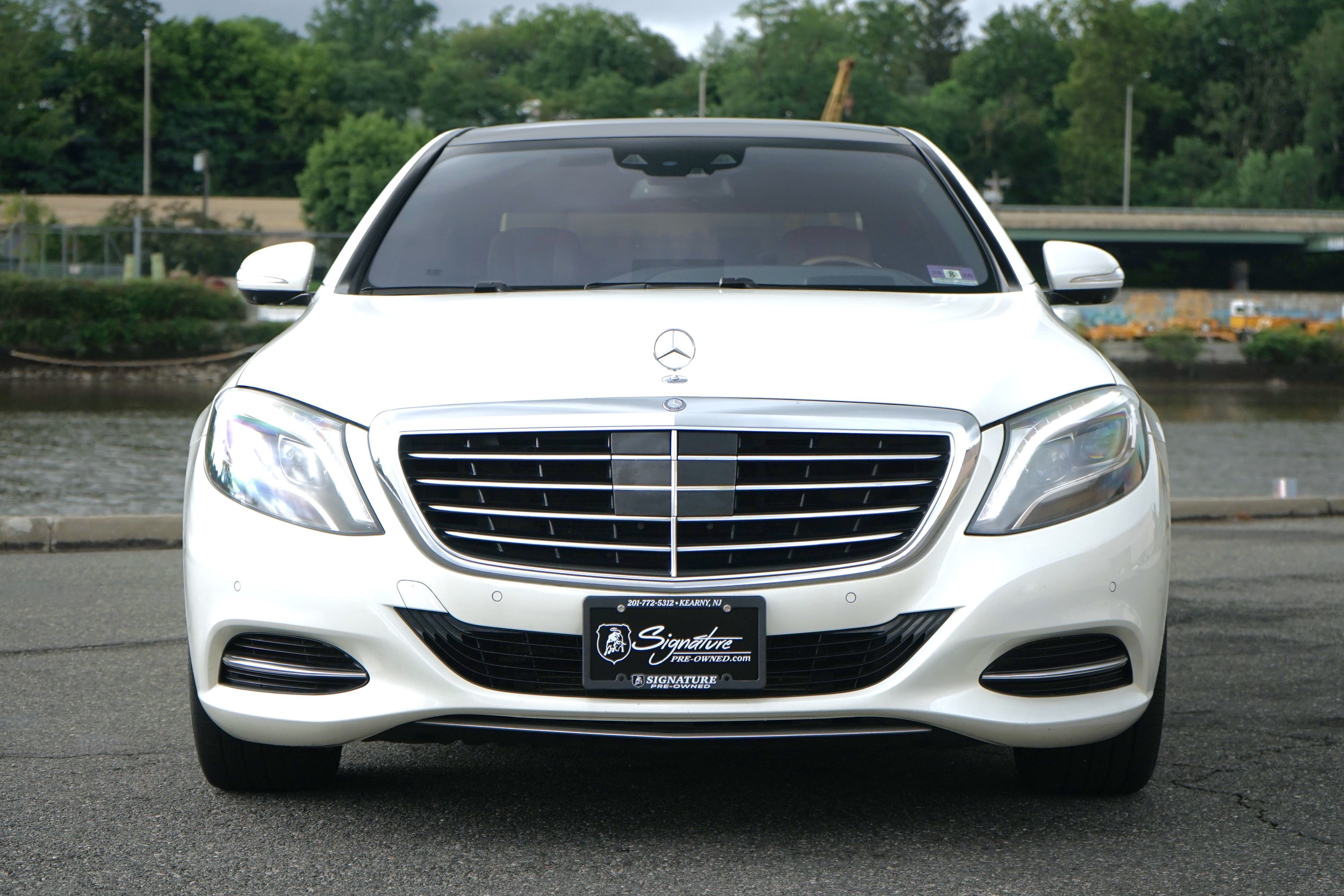 Photo 7 of this Mercedes-Benz S 550