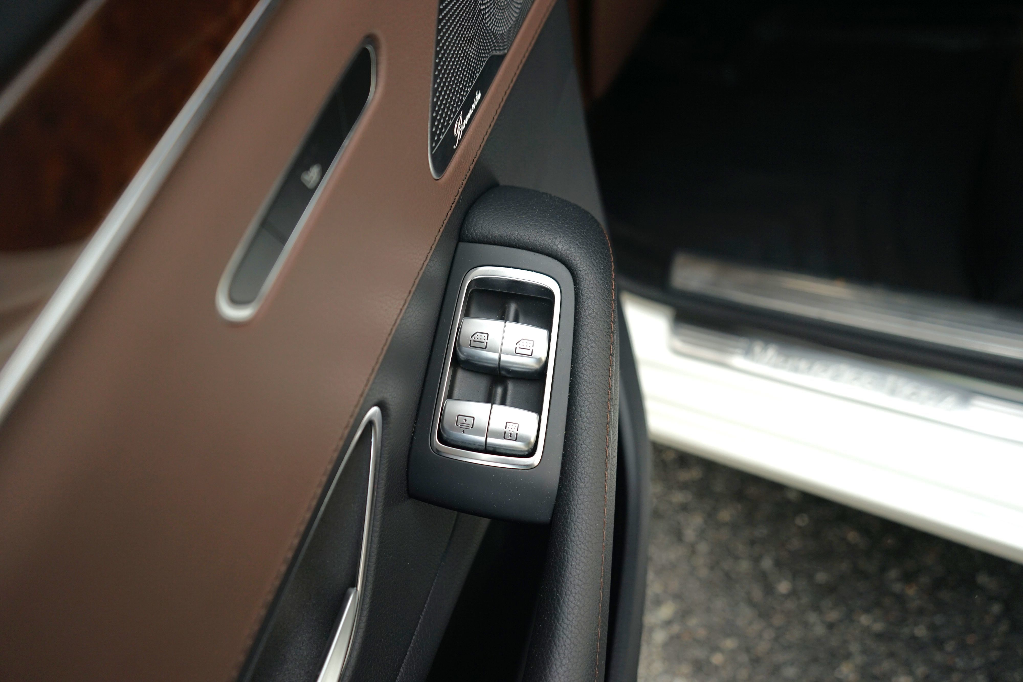 Photo 37 of this Mercedes-Benz S 550