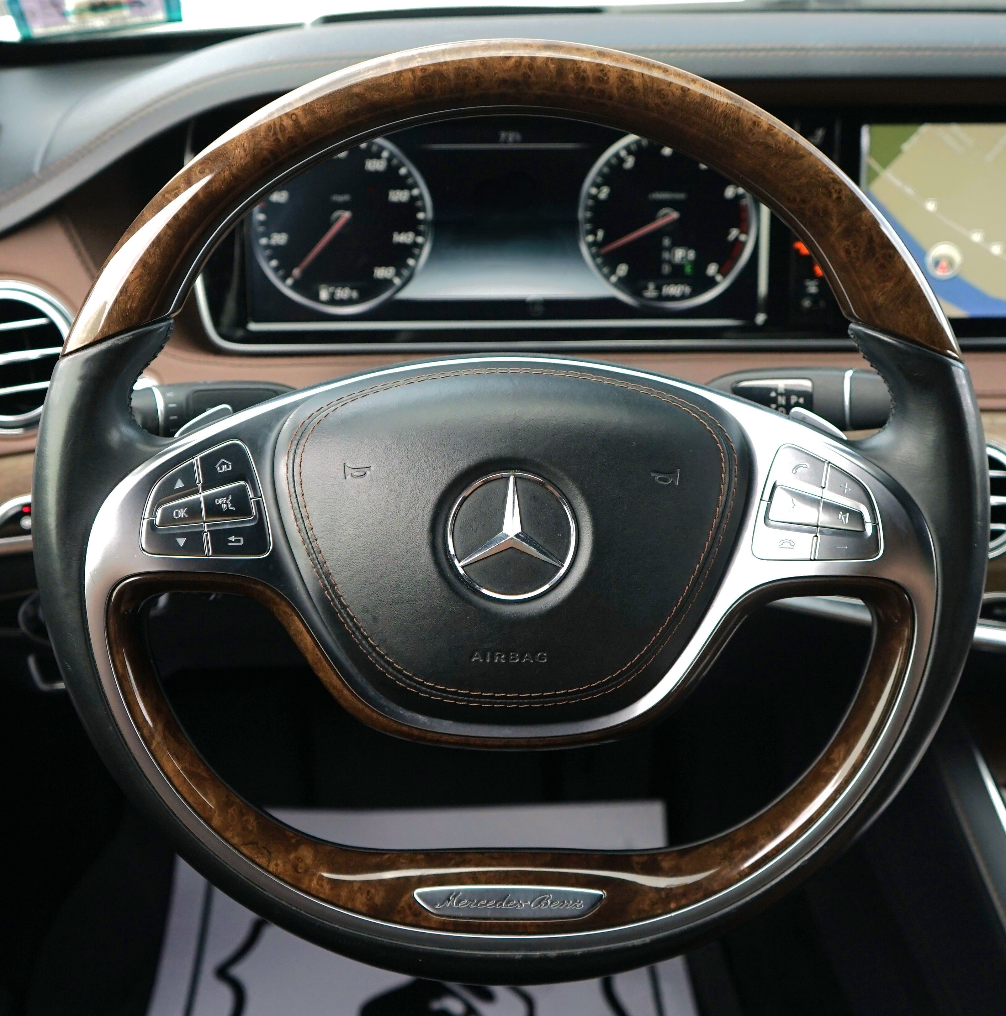 Photo 18 of this Mercedes-Benz S 550