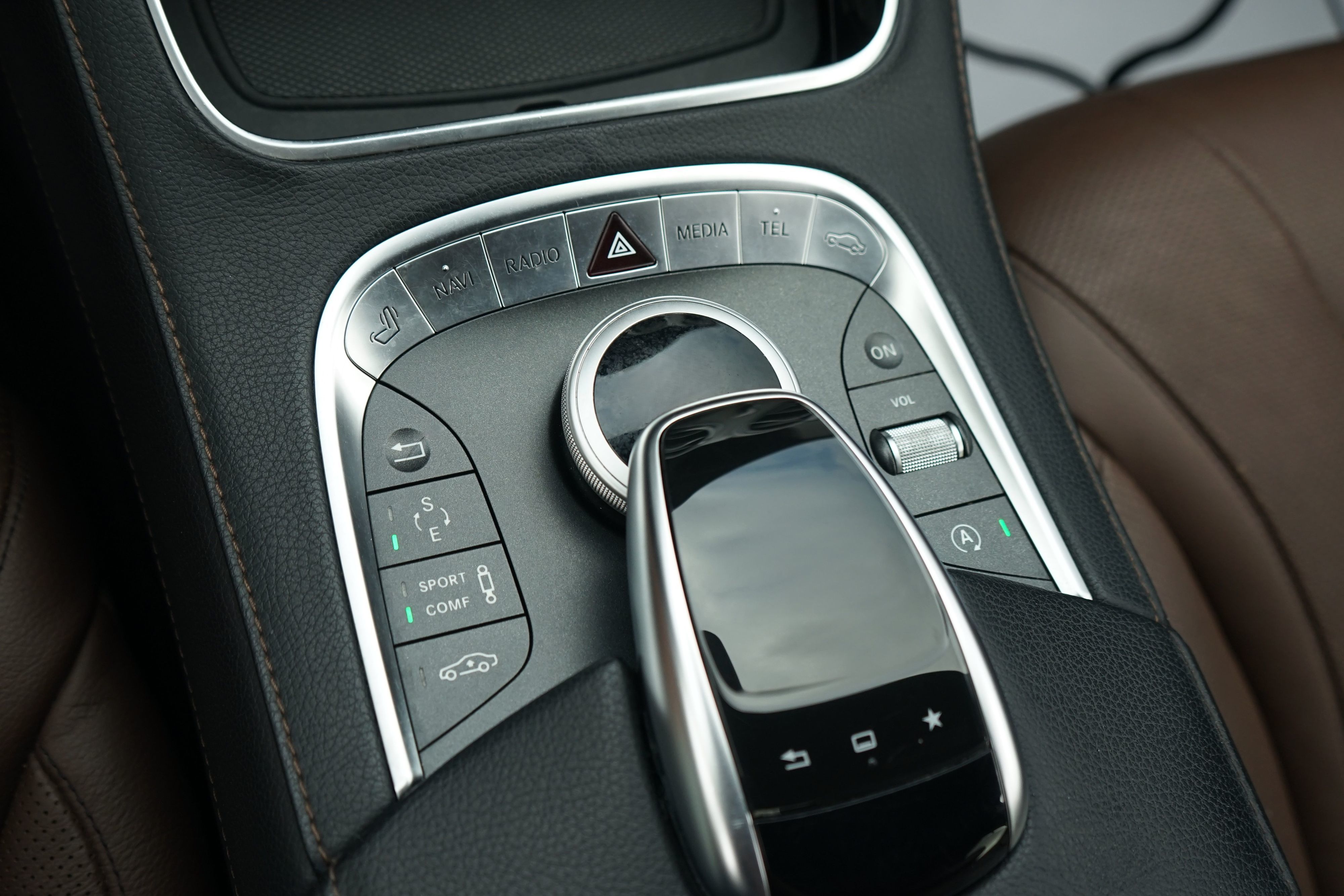 Photo 26 of this Mercedes-Benz S 550