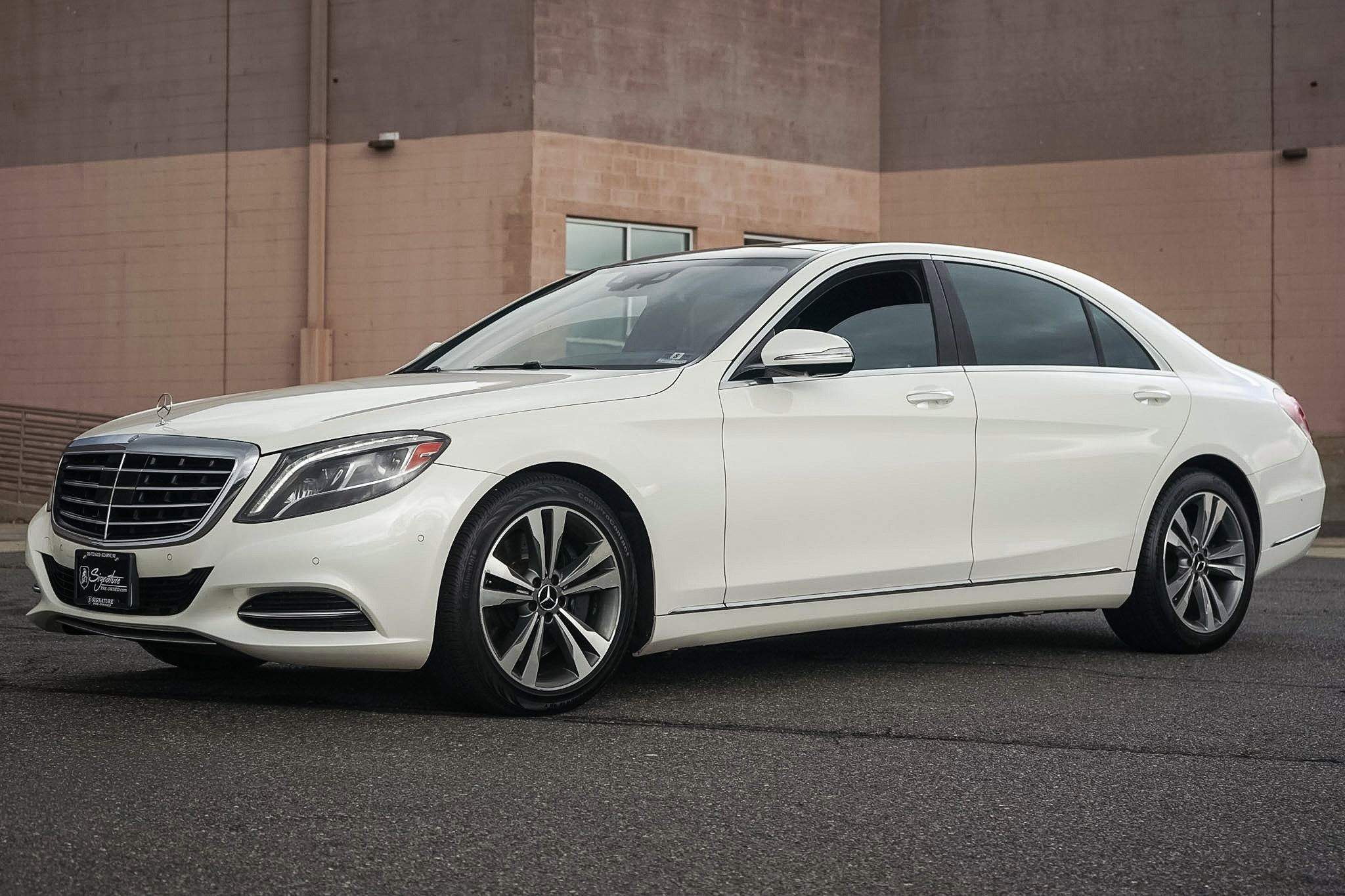 Photo 2 of this Mercedes-Benz S 550
