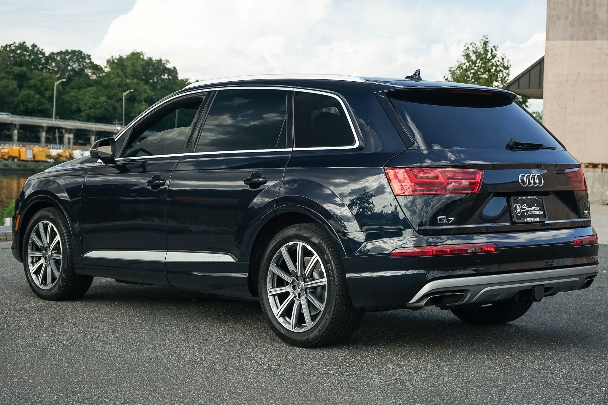 Photo 3 of this Audi Q7