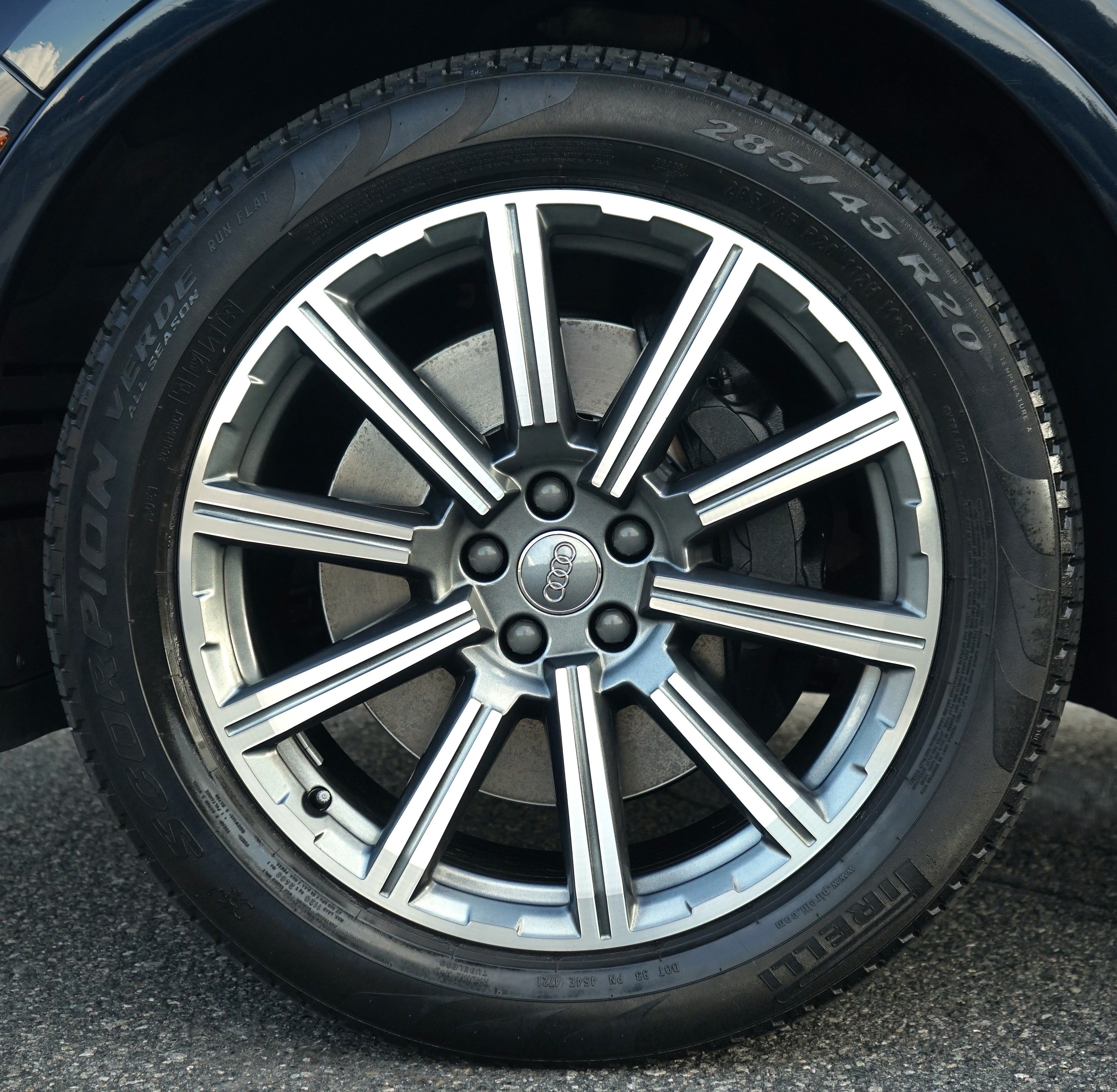 Photo 56 of this Audi Q7