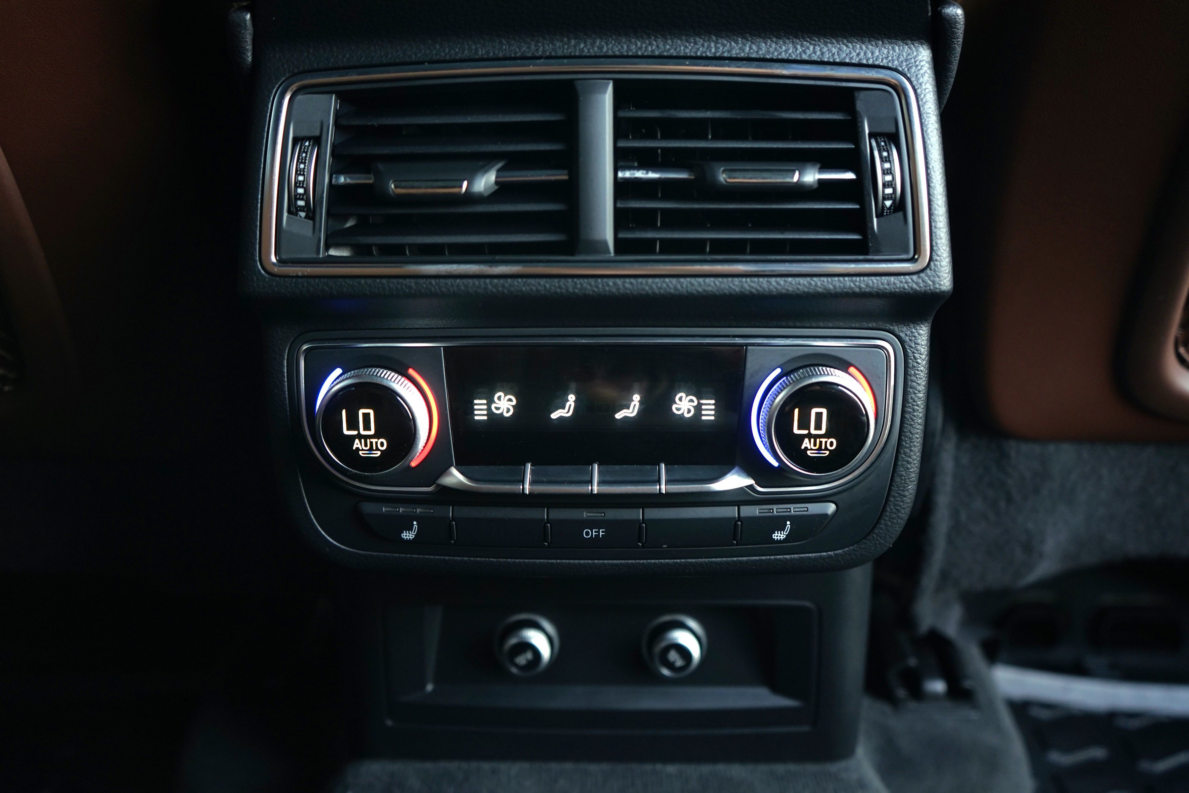 Photo 40 of this Audi Q7