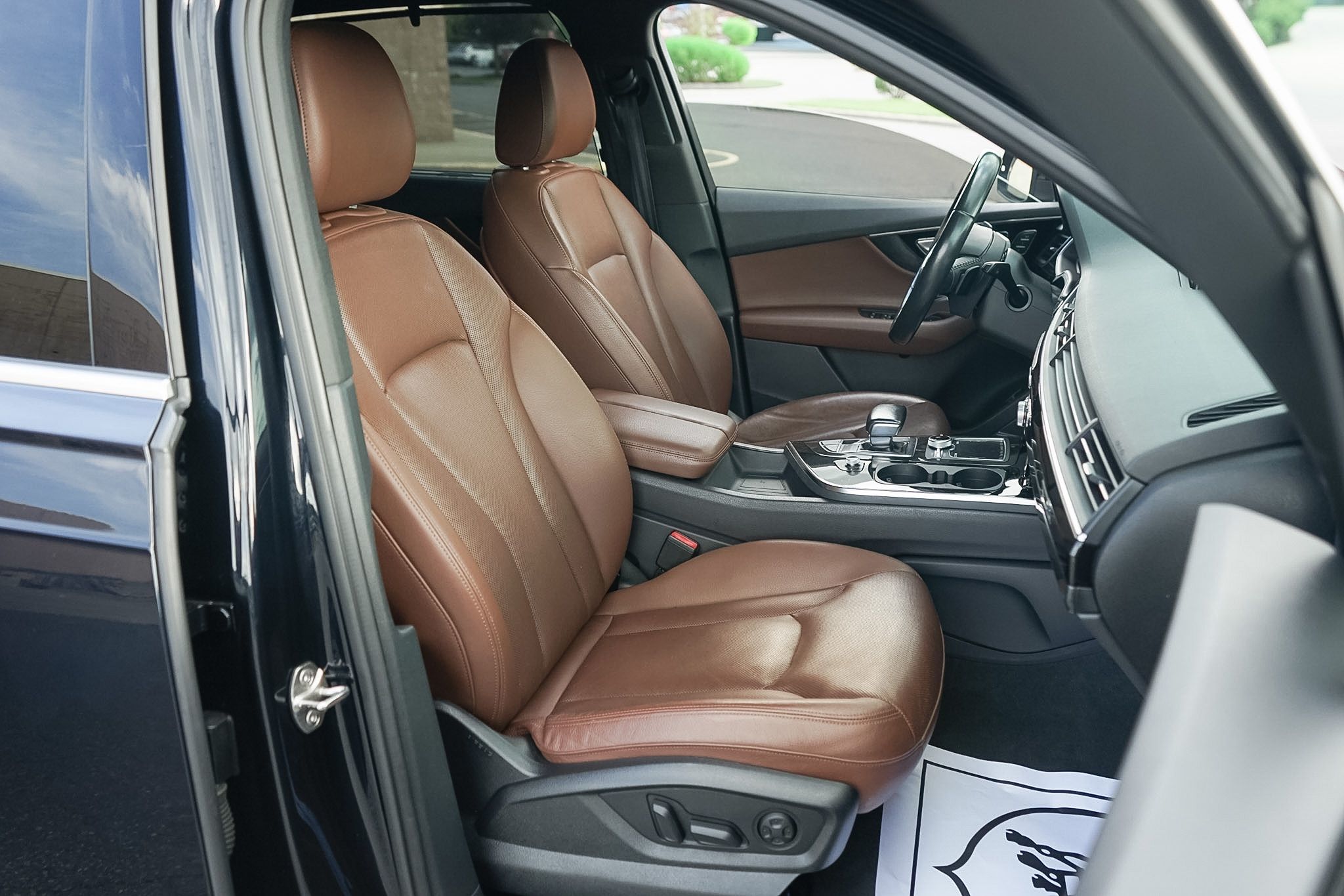 Photo 30 of this Audi Q7
