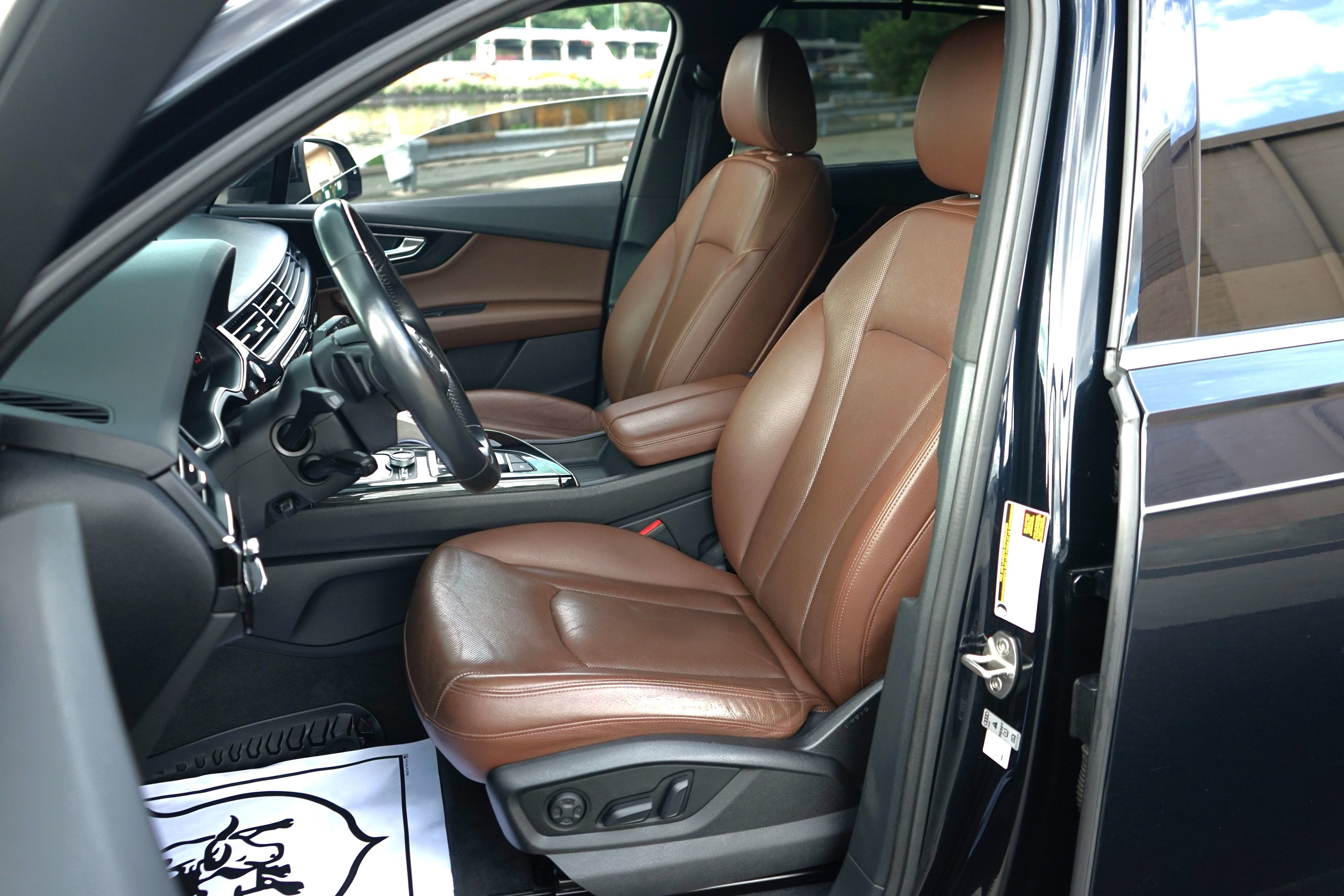 Photo 15 of this Audi Q7