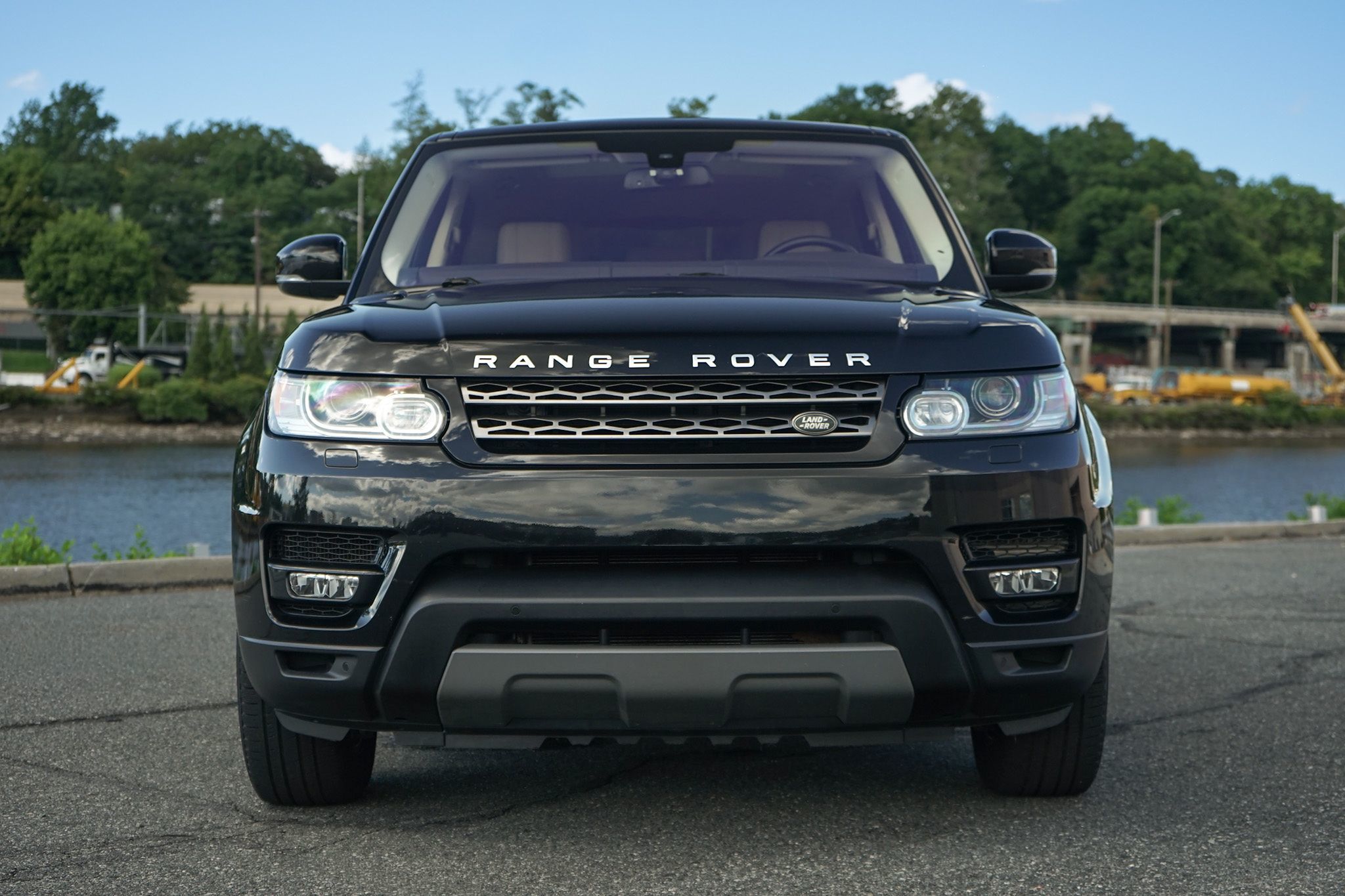 Photo 7 of this Land Rover Range Rover Sport