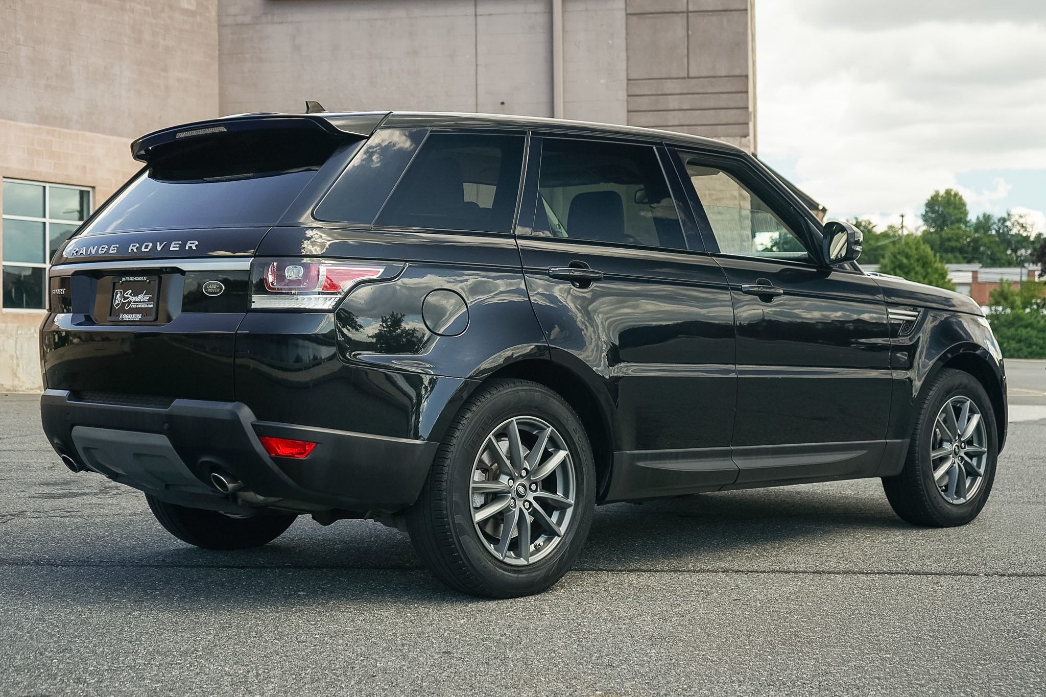 Photo 4 of this Land Rover Range Rover Sport