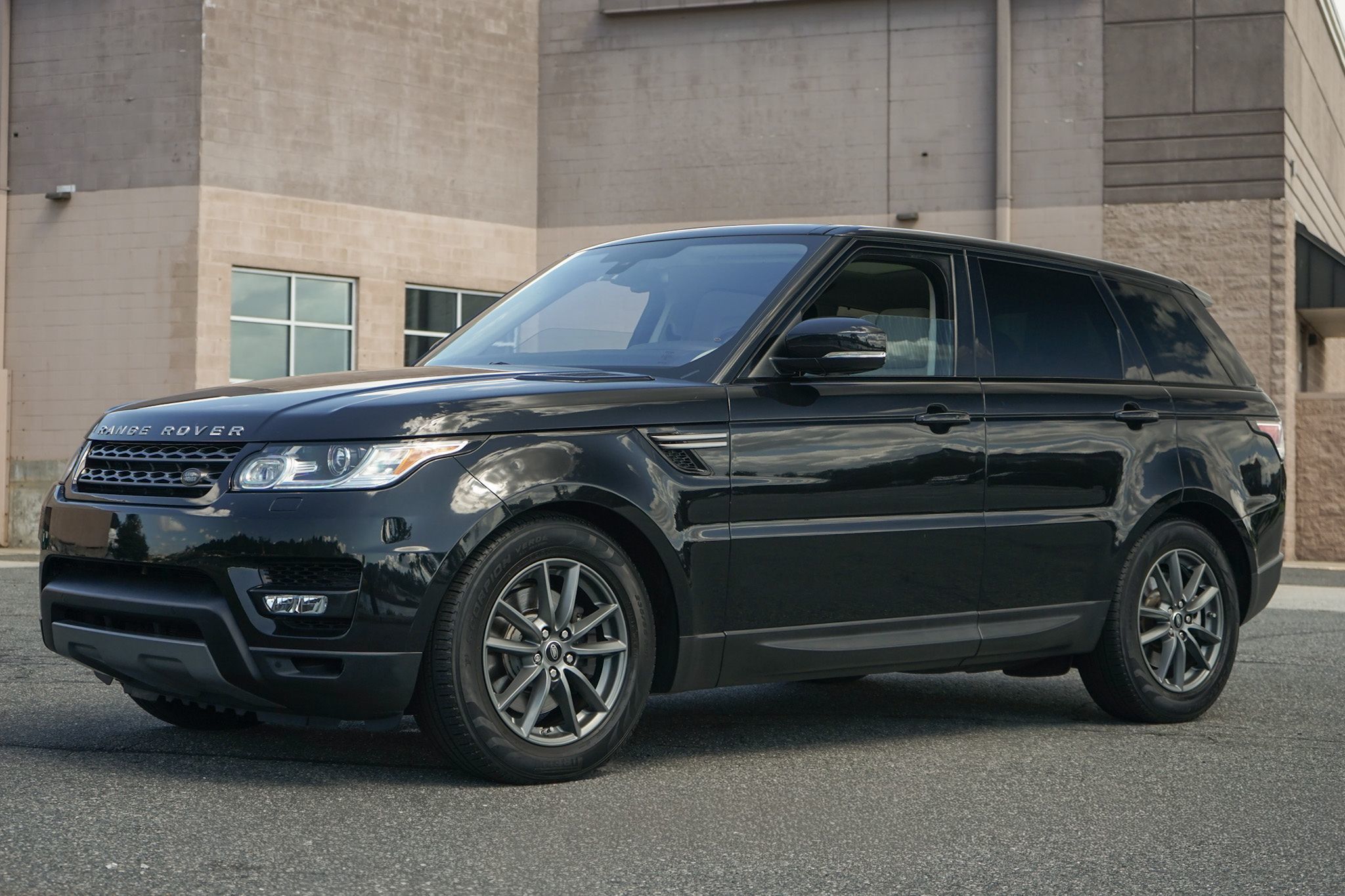 Photo 2 of this Land Rover Range Rover Sport