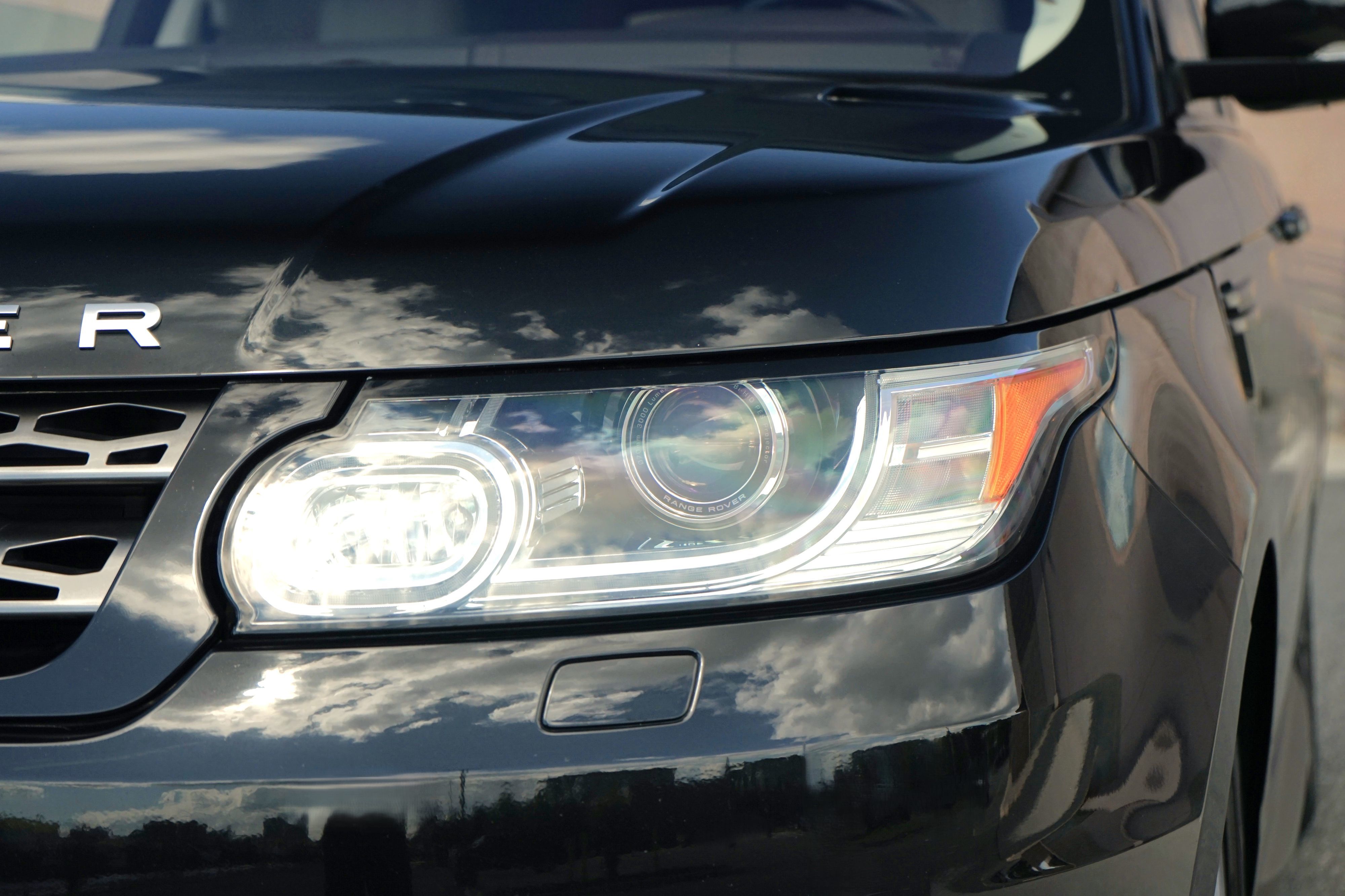 Photo 8 of this Land Rover Range Rover Sport