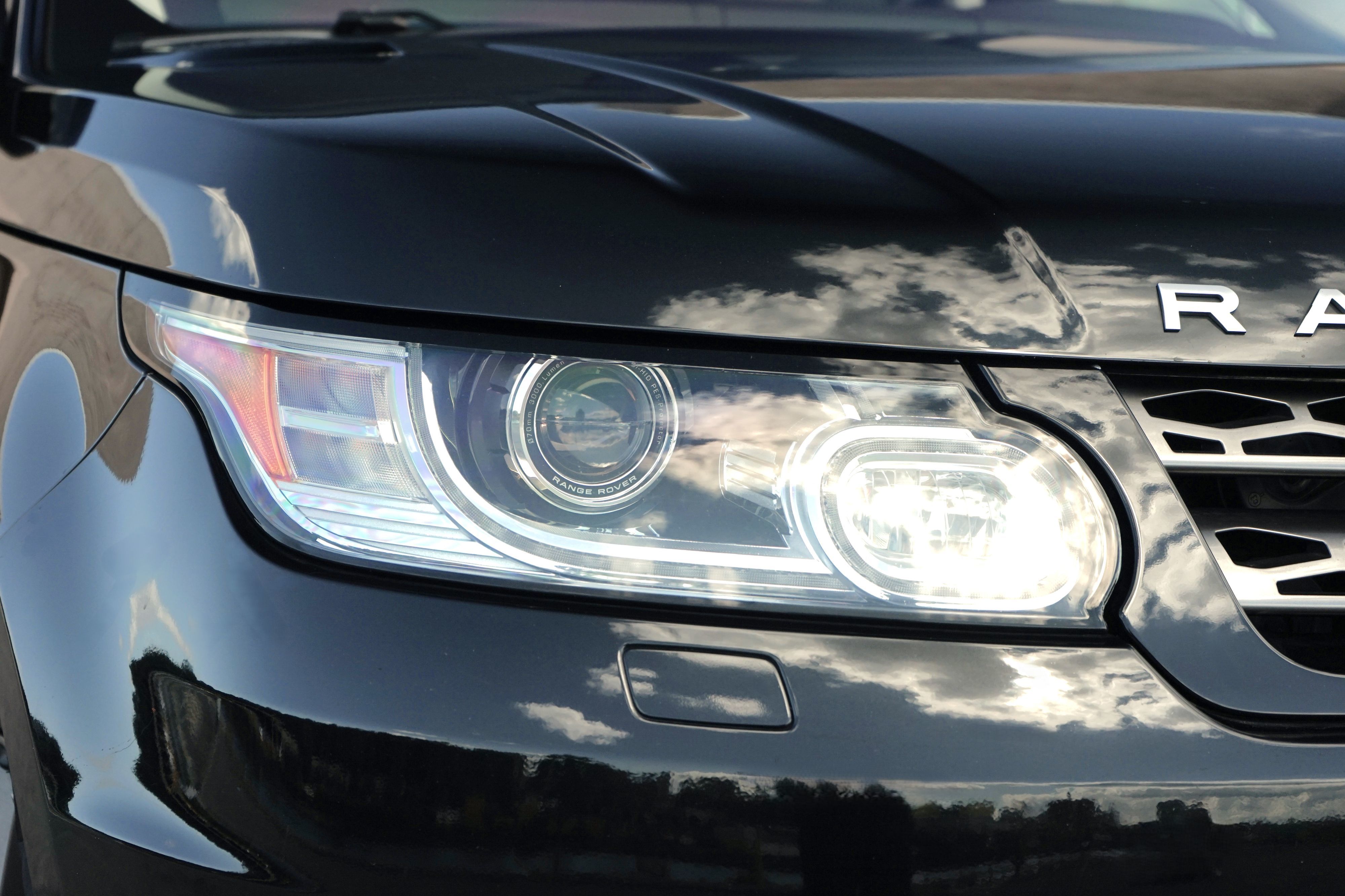 Photo 6 of this Land Rover Range Rover Sport