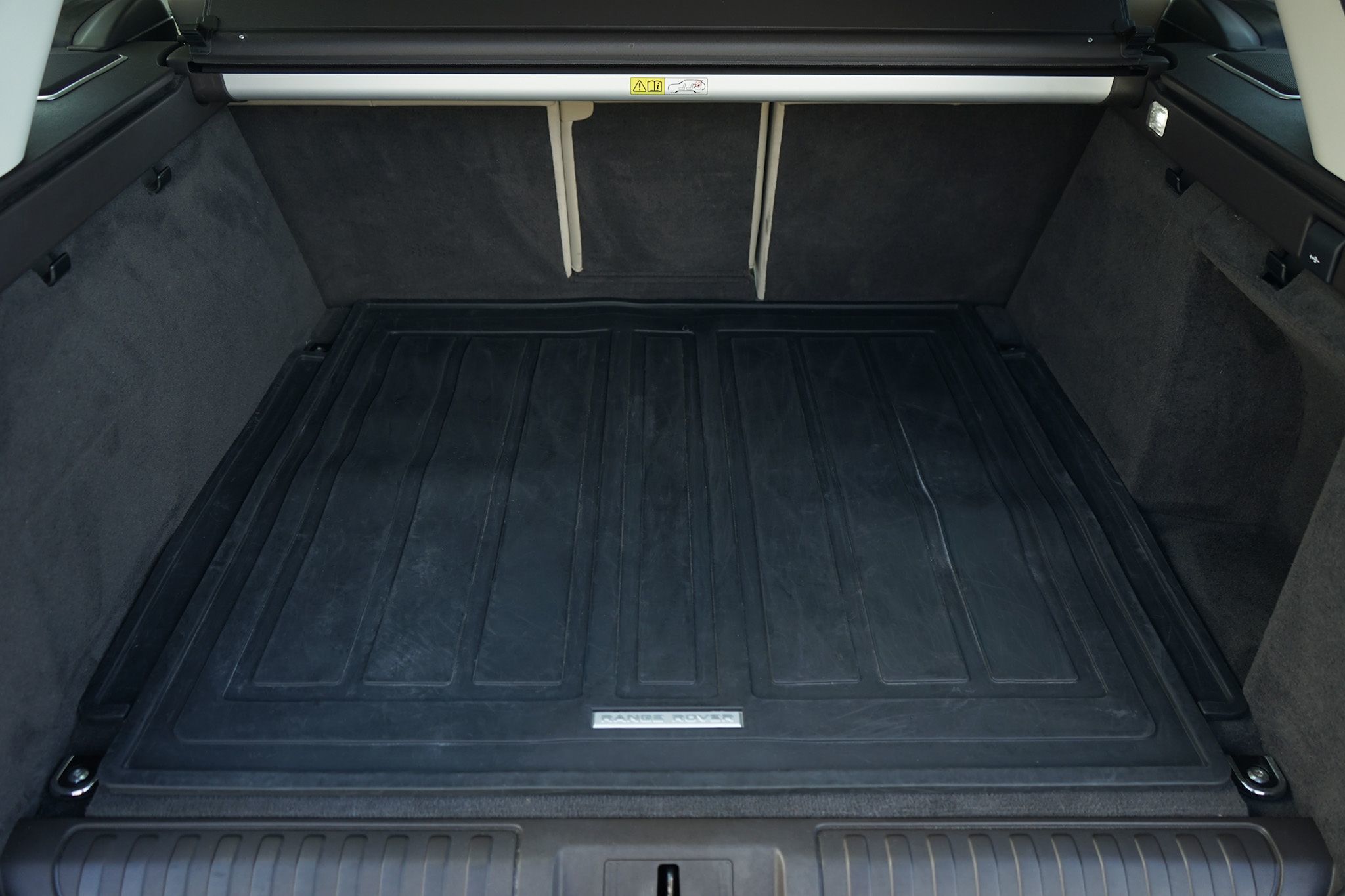 Photo 39 of this Land Rover Range Rover Sport