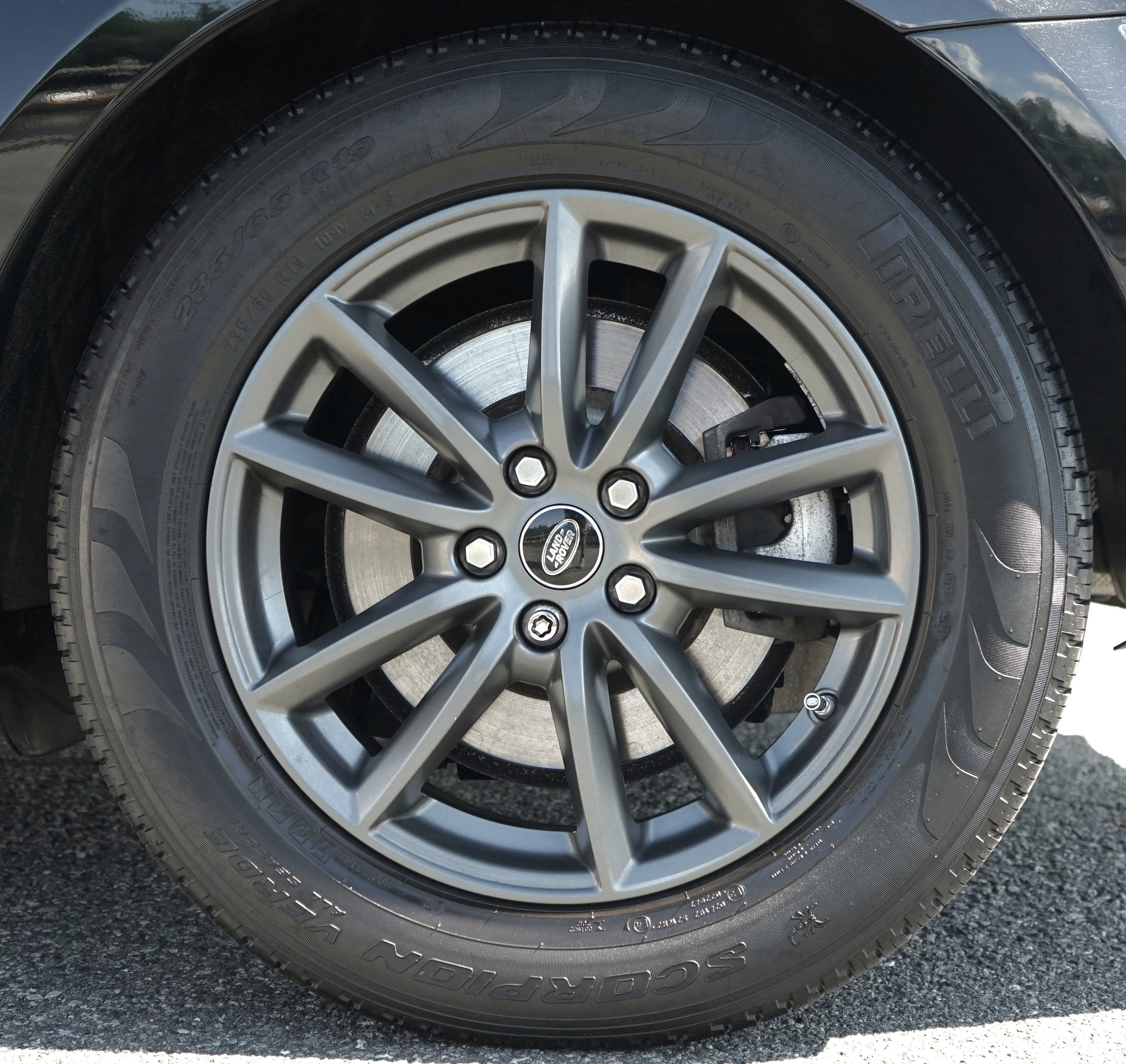 Photo 46 of this Land Rover Range Rover Sport