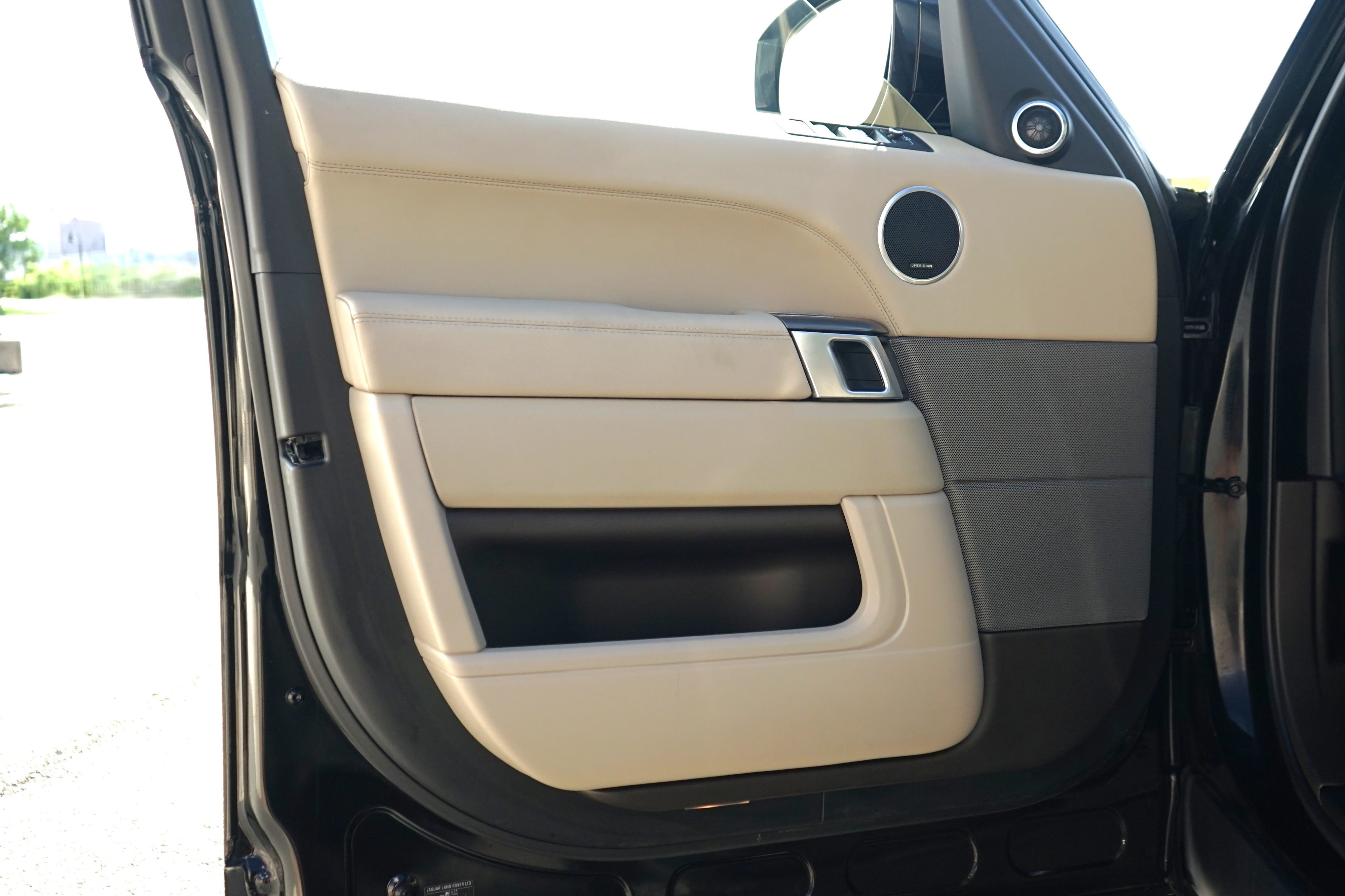 Photo 10 of this Land Rover Range Rover Sport
