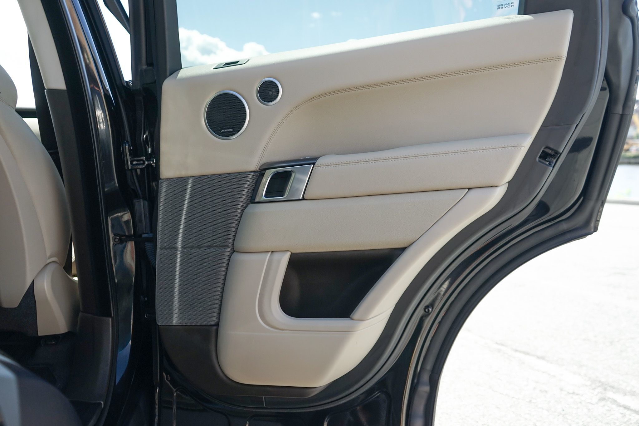 Photo 35 of this Land Rover Range Rover Sport