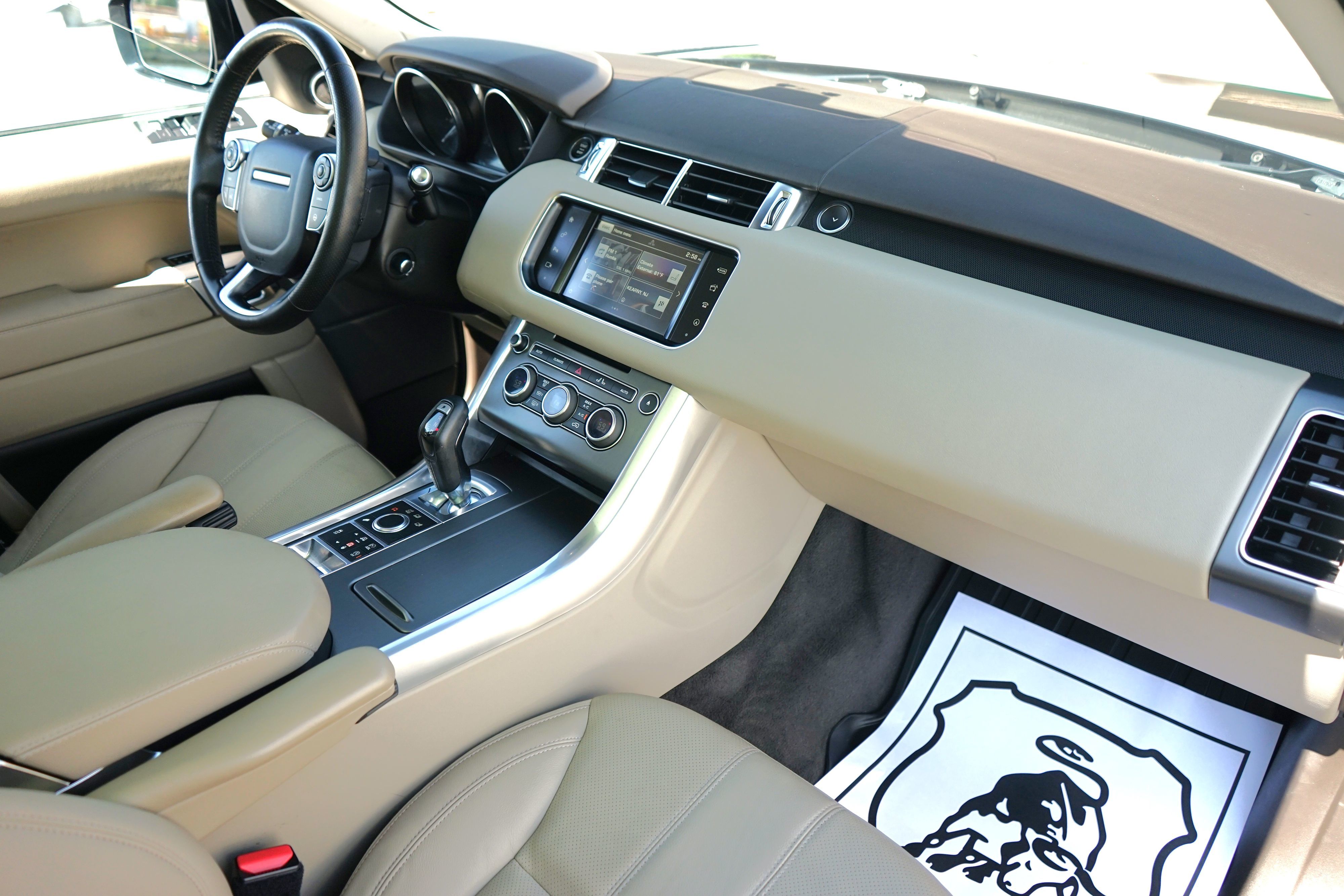 Photo 28 of this Land Rover Range Rover Sport
