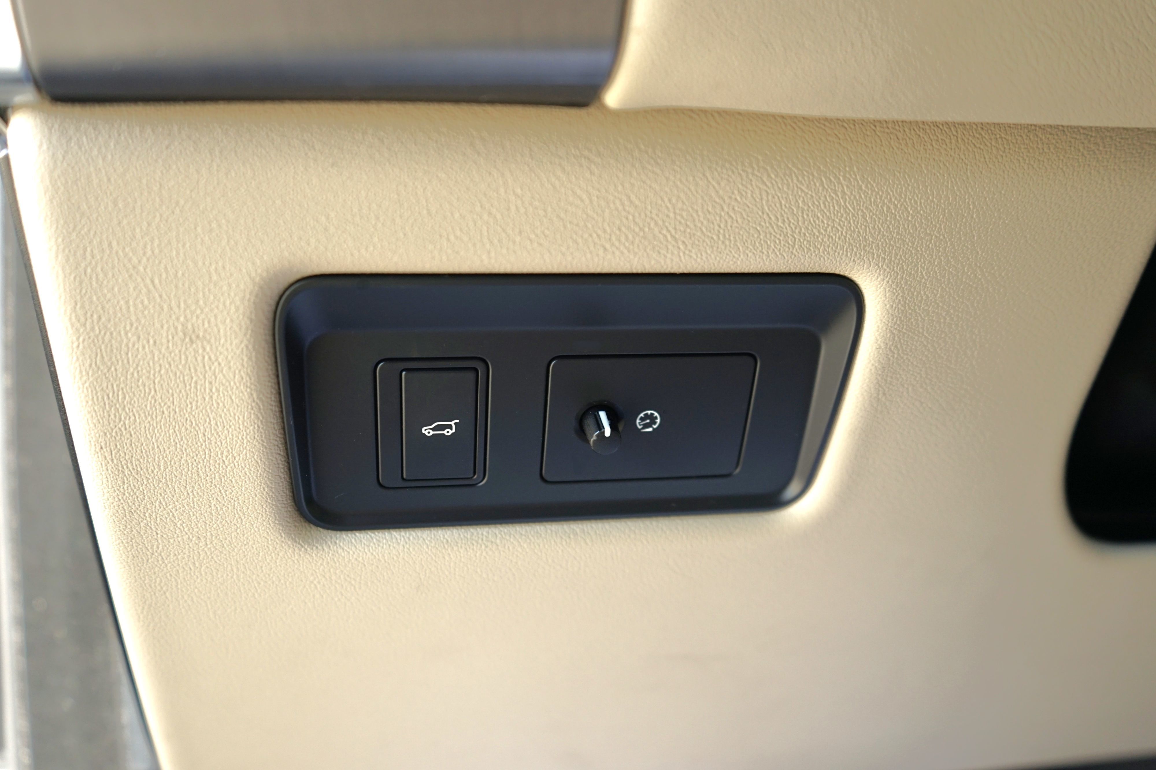 Photo 14 of this Land Rover Range Rover Sport