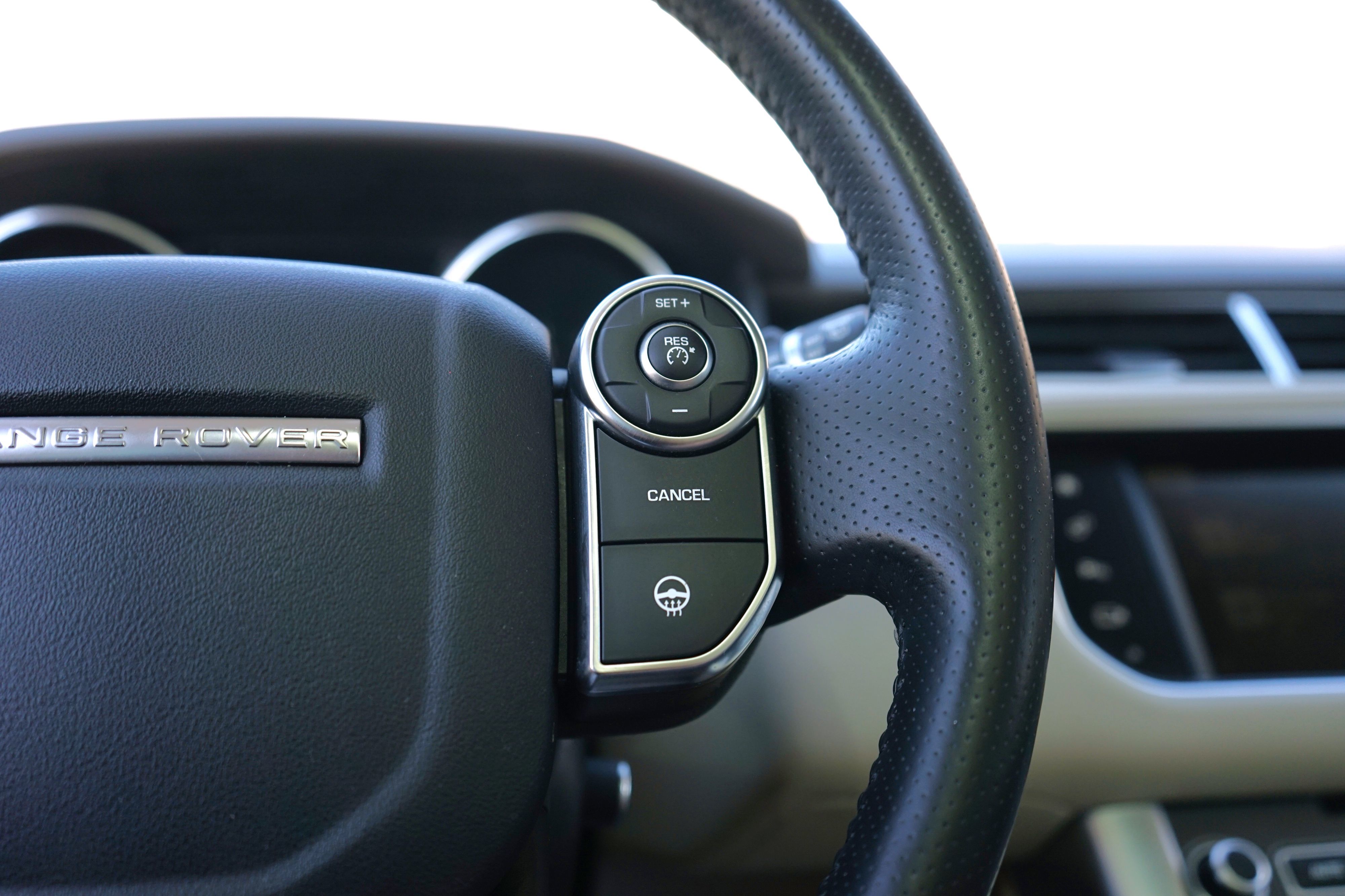 Photo 20 of this Land Rover Range Rover Sport