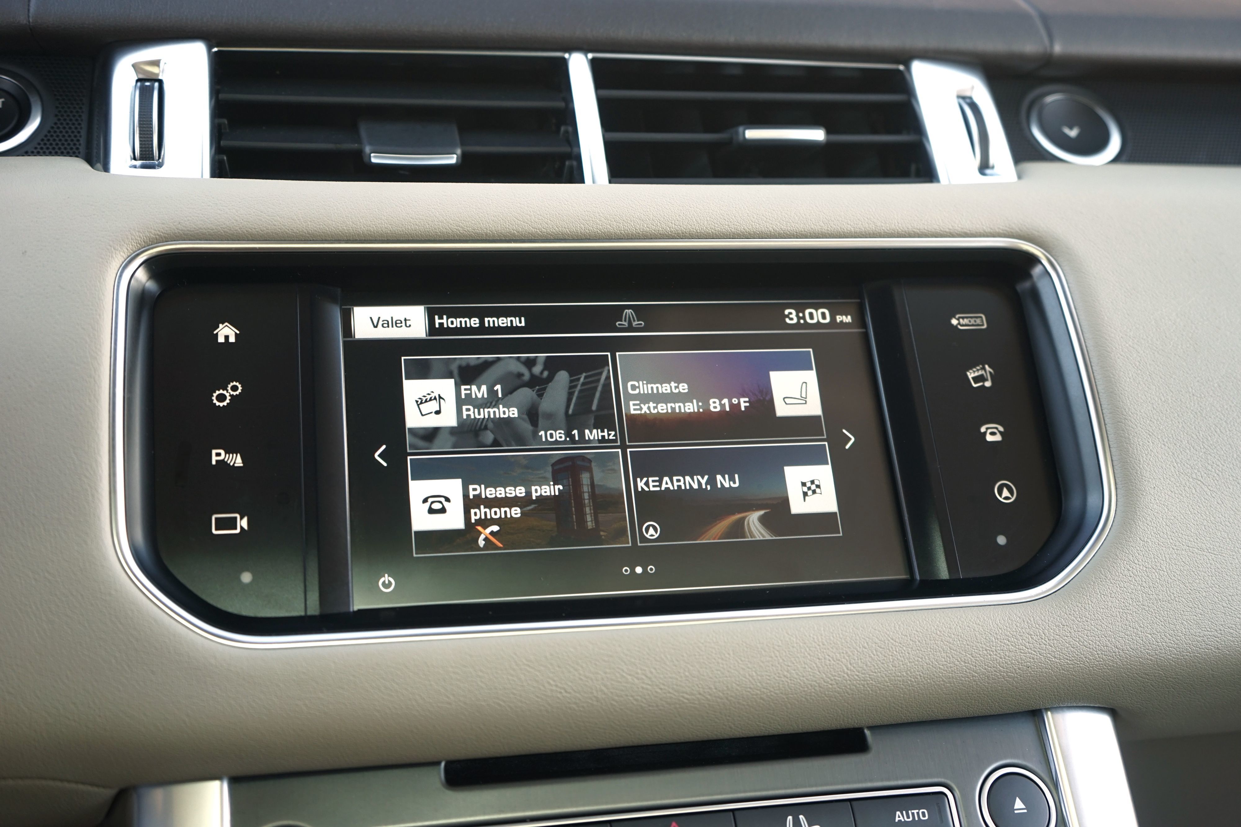 Photo 23 of this Land Rover Range Rover Sport