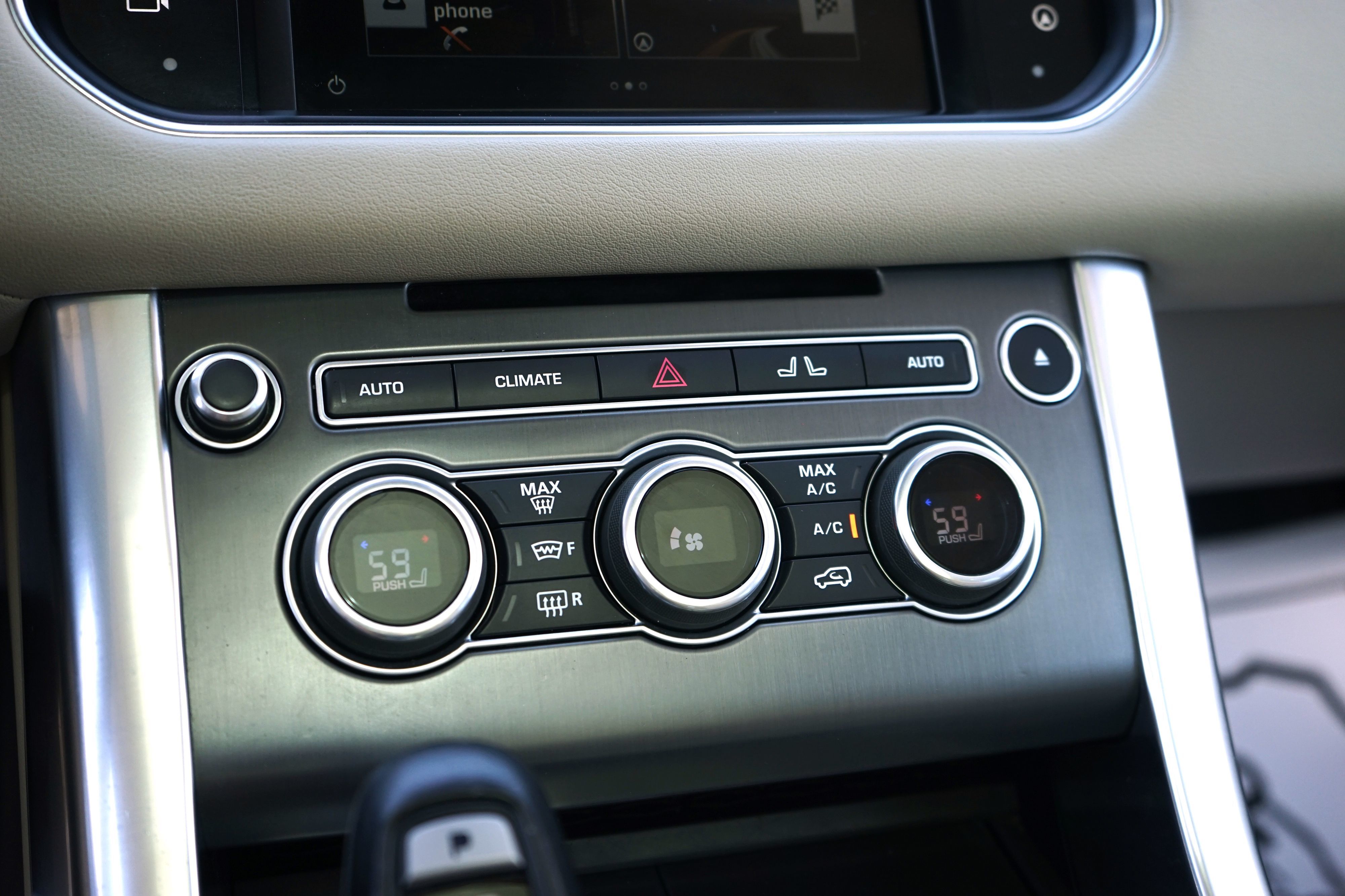 Photo 24 of this Land Rover Range Rover Sport