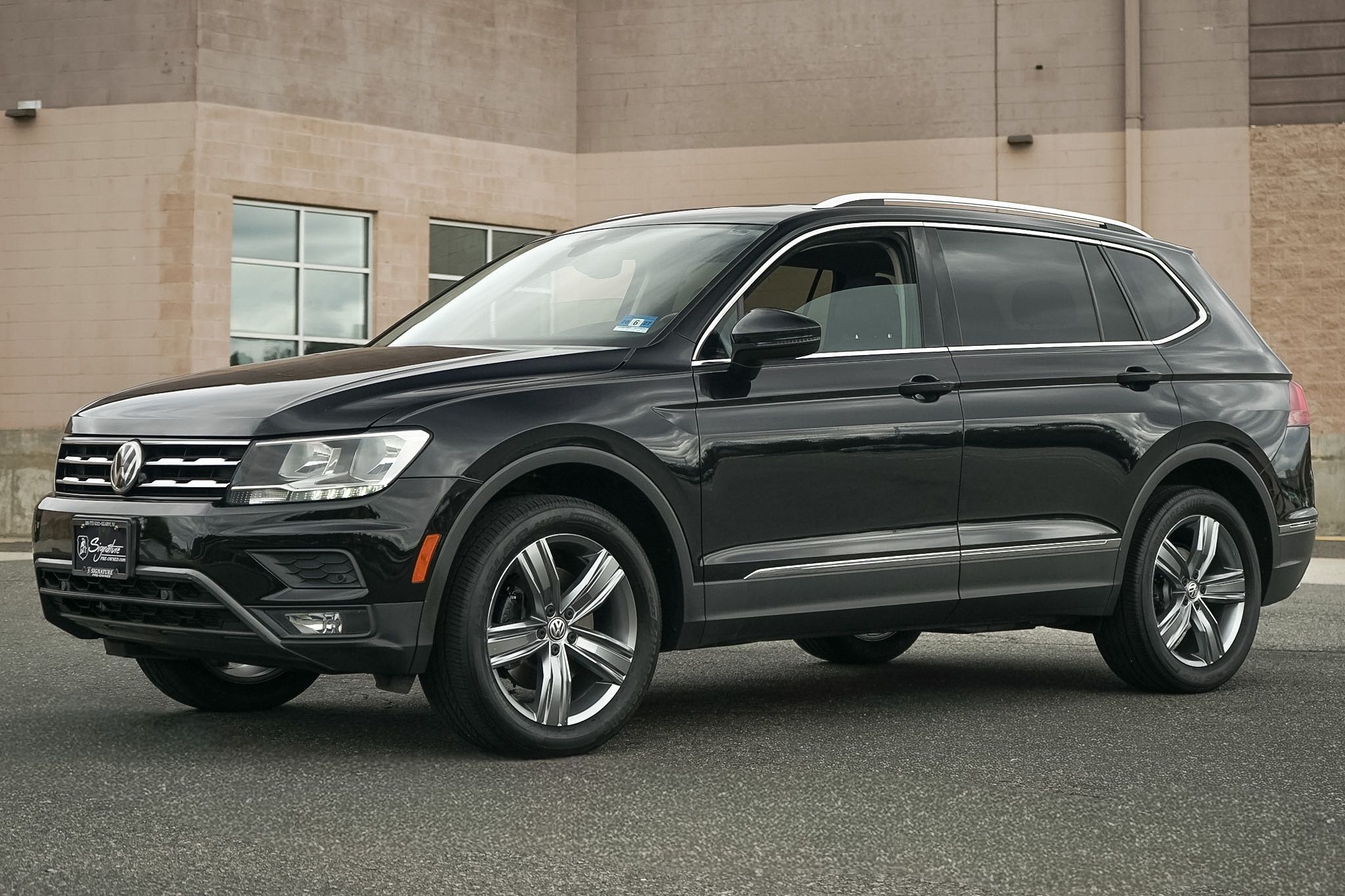 Photo 2 of this Volkswagen Tiguan