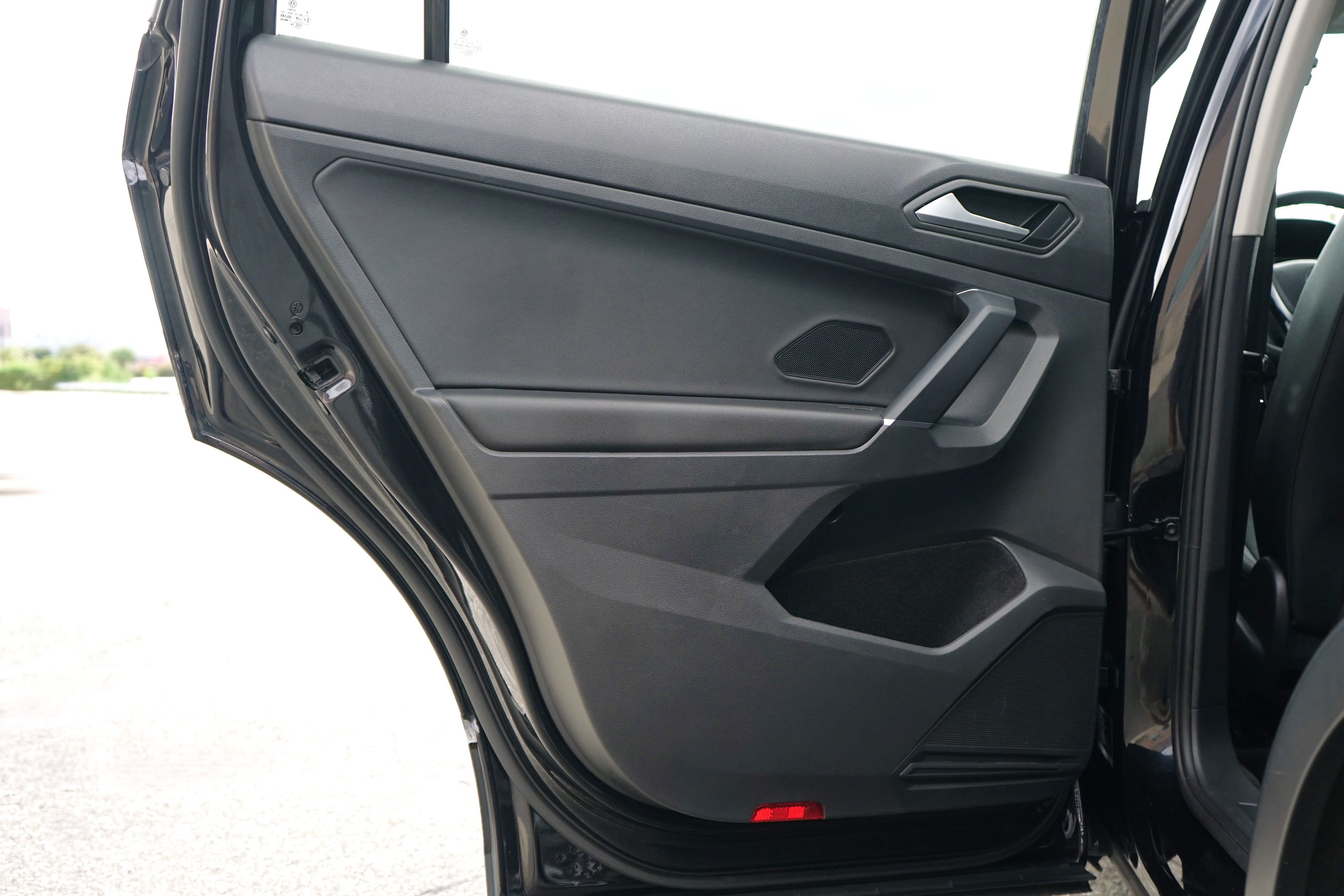 Photo 31 of this Volkswagen Tiguan