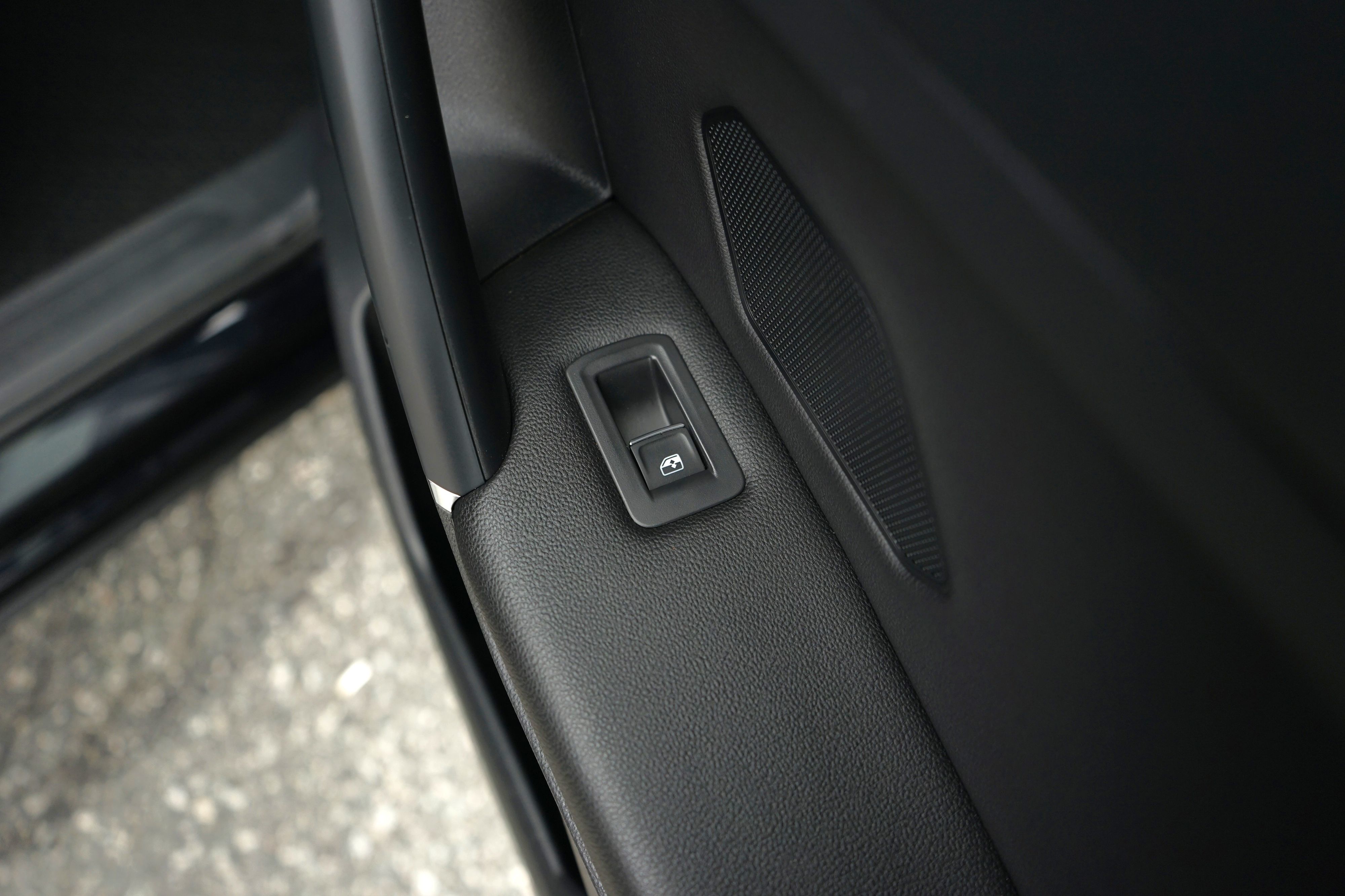 Photo 37 of this Volkswagen Tiguan