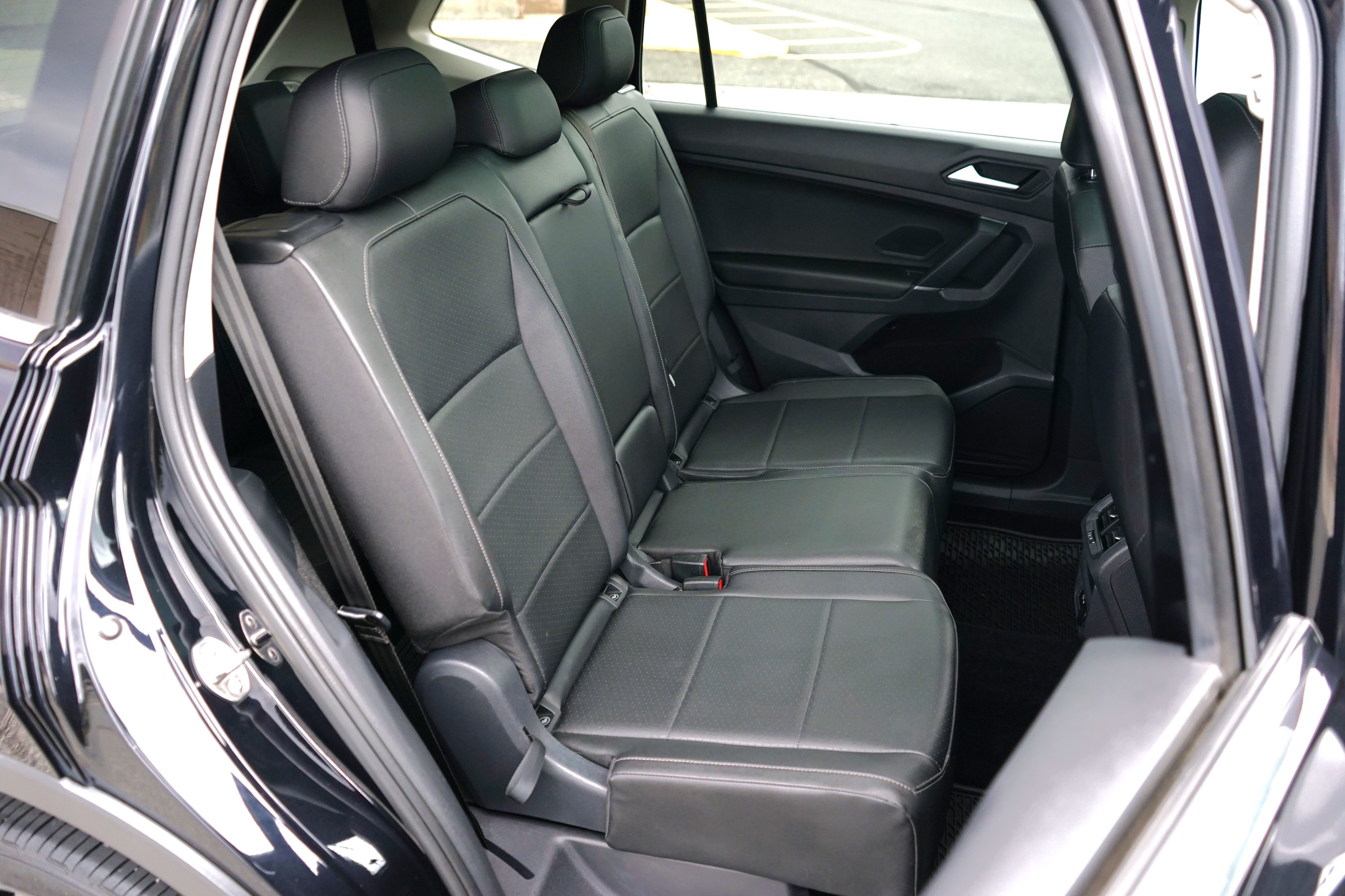 Photo 36 of this Volkswagen Tiguan